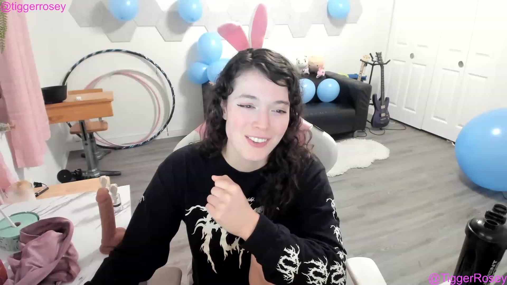 Gallery image thumbnail from TiggerRosey's myfreecams stream on, 11/22/2022, 10:07 image 12 of 20