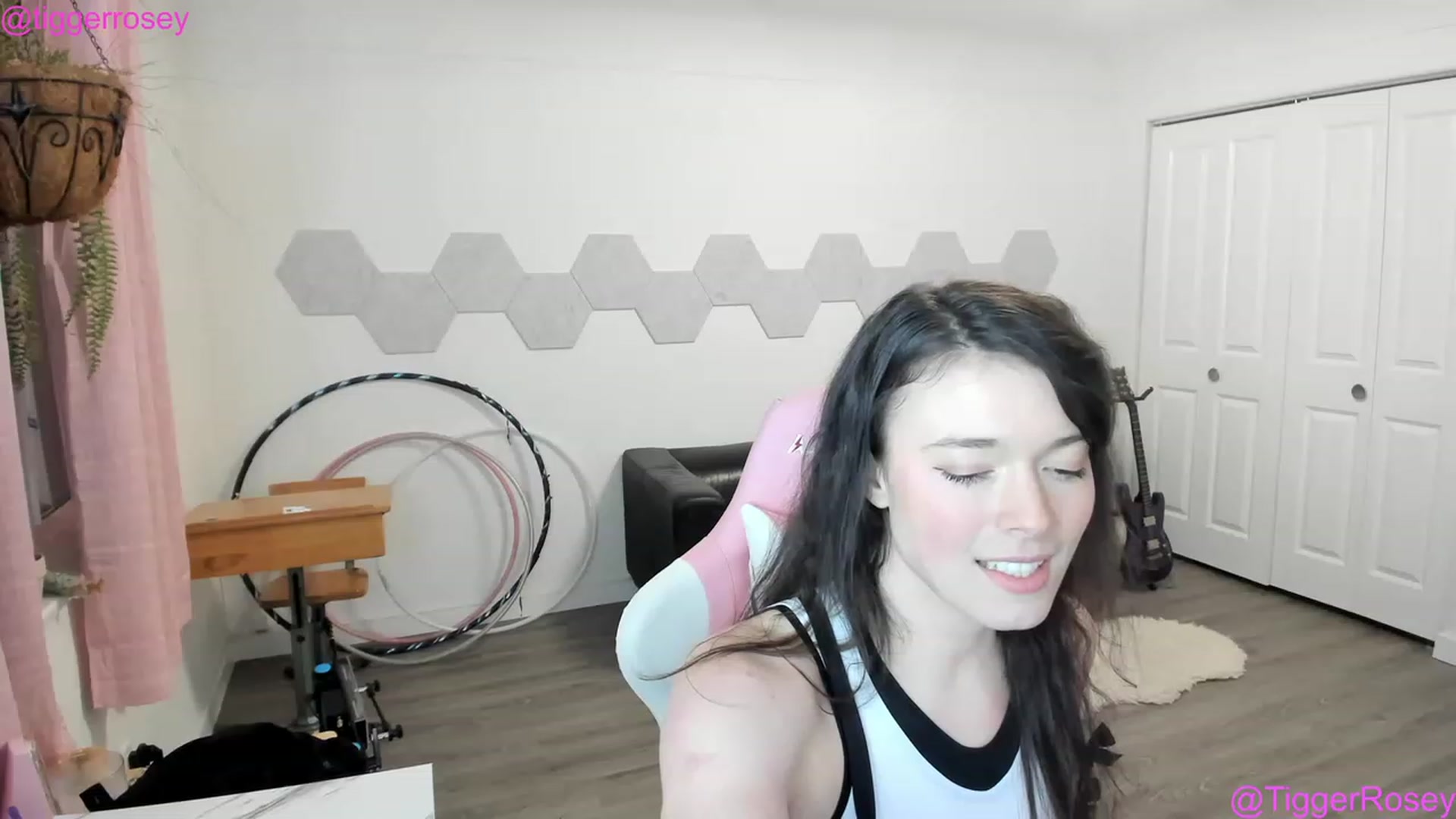 Gallery image thumbnail from TiggerRosey's myfreecams stream on, 11/29/2022, 02:02 image 20 of 20