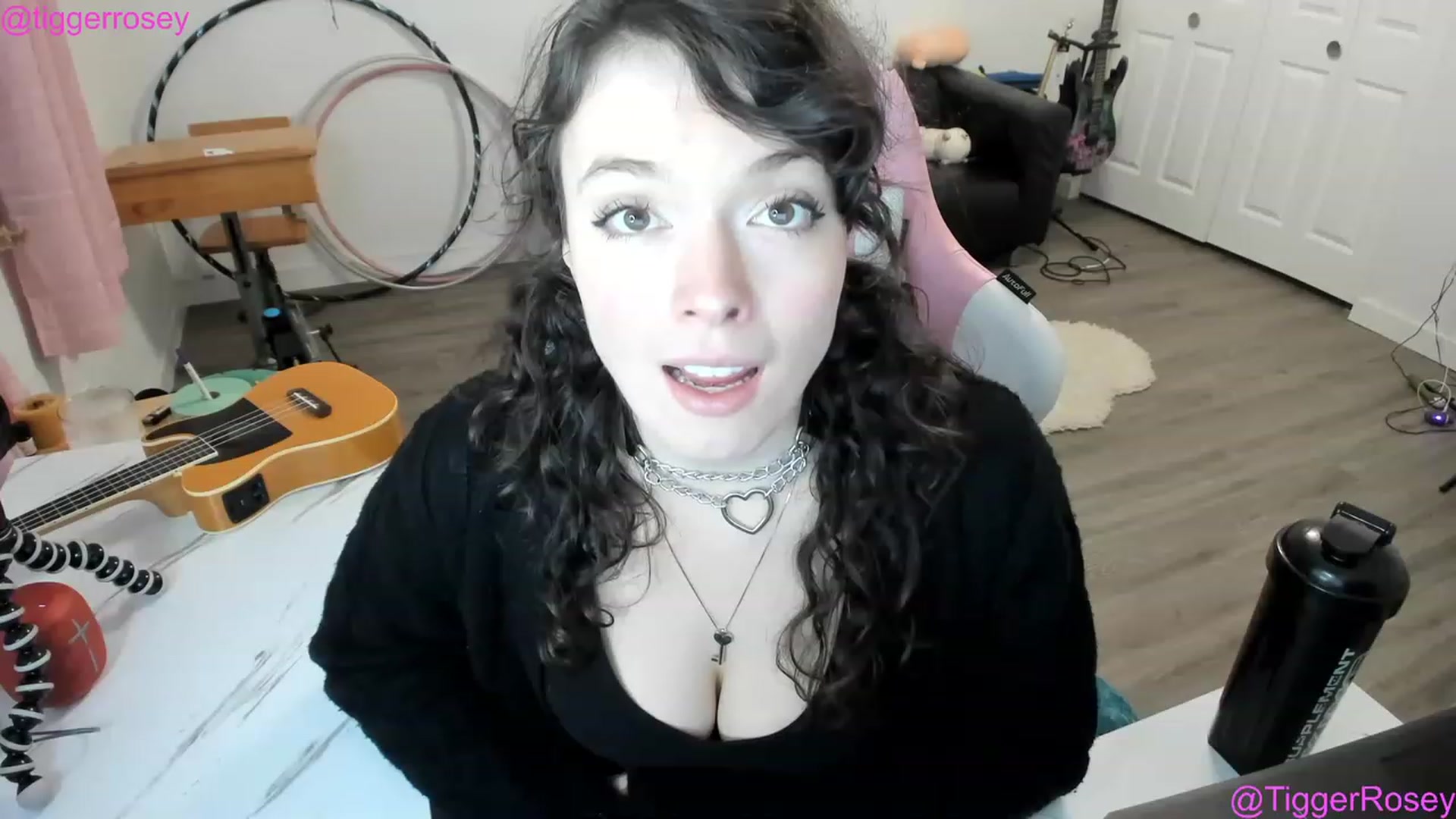 Gallery image thumbnail from TiggerRosey's myfreecams stream on, 12/03/2022, 03:02 image 6 of 20
