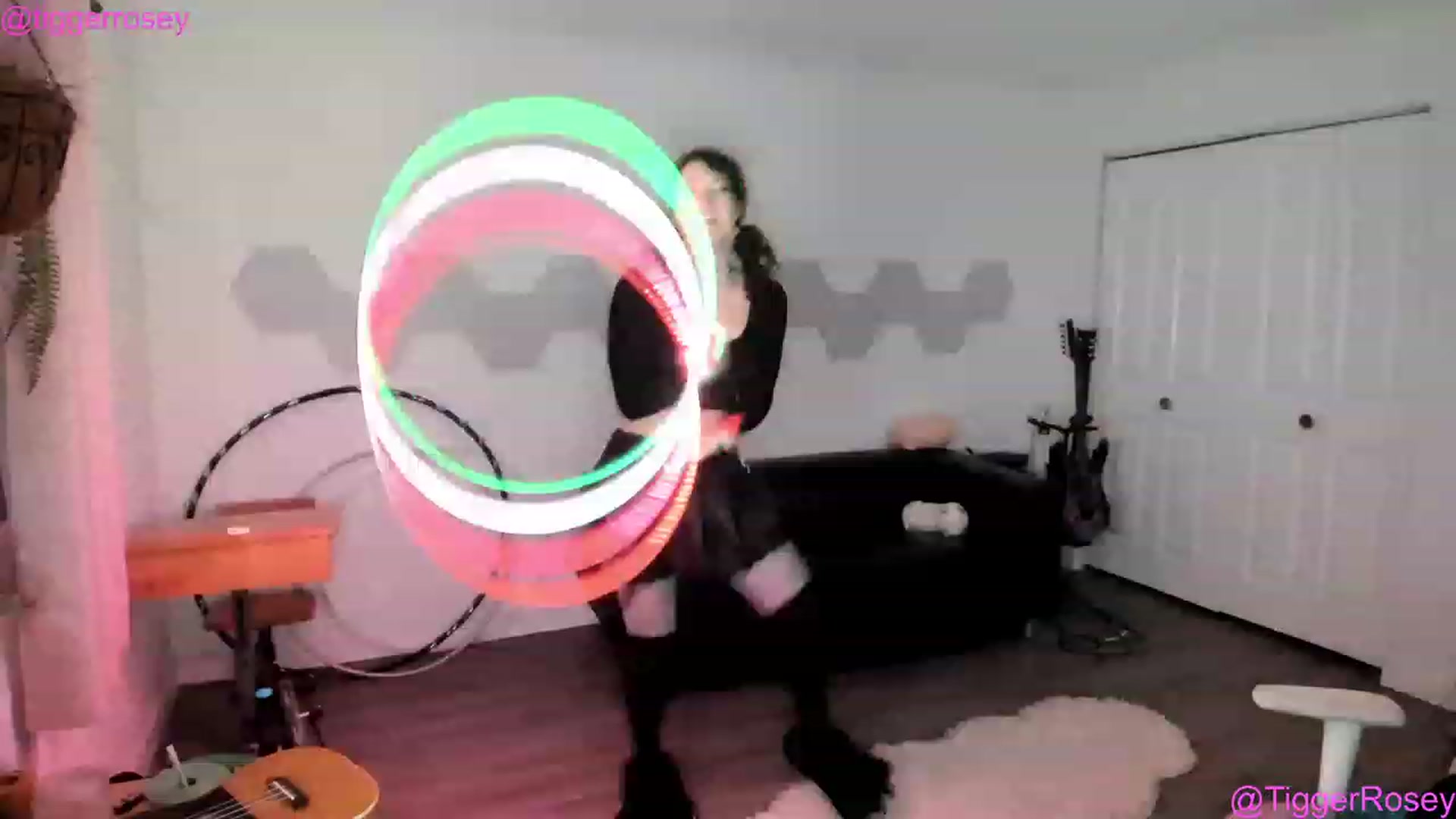 Gallery image thumbnail from TiggerRosey's myfreecams stream on, 12/03/2022, 03:02 image 10 of 20