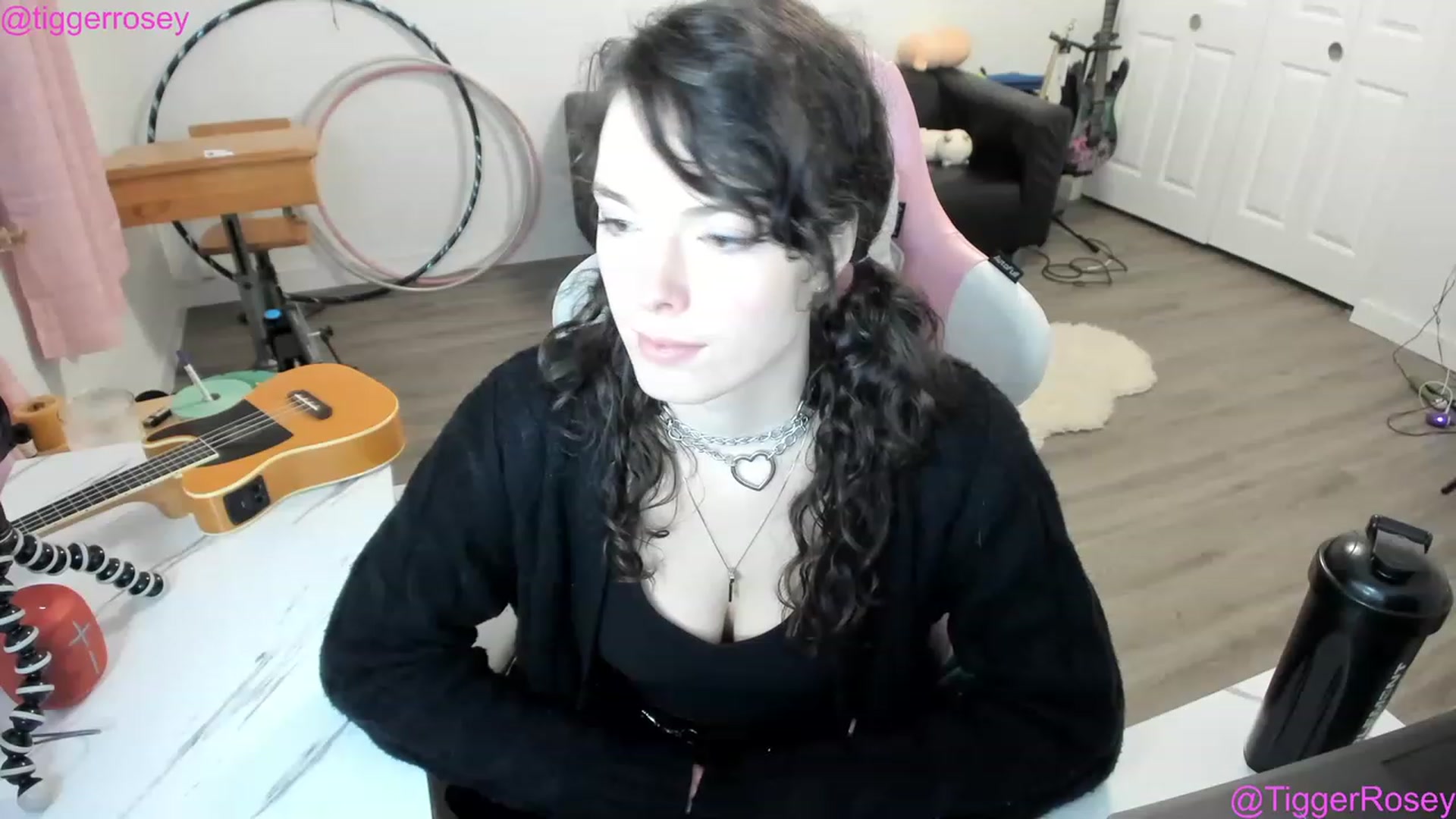 Gallery image thumbnail from TiggerRosey's myfreecams stream on, 12/03/2022, 03:02 image 4 of 20