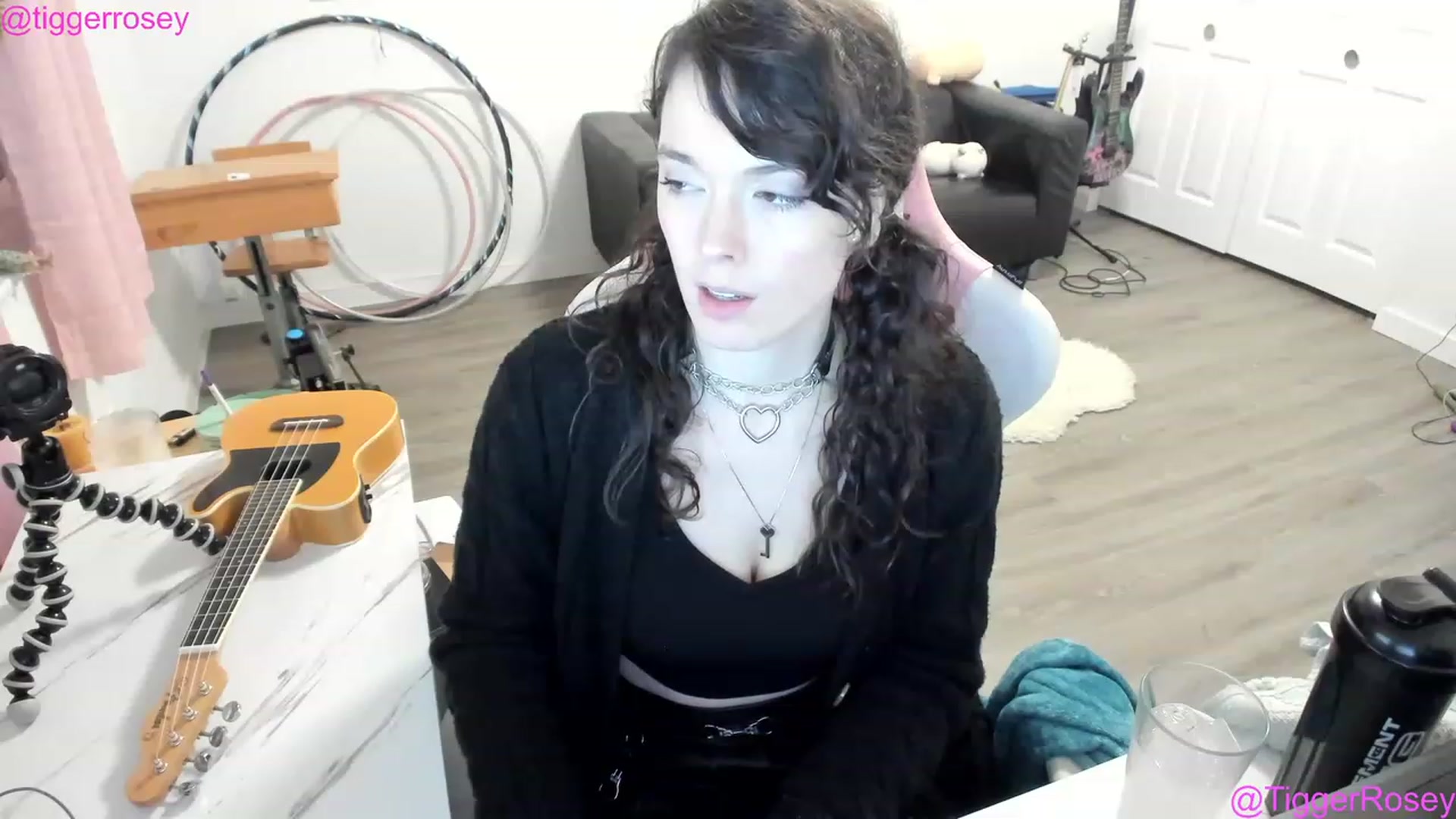 Gallery image thumbnail from TiggerRosey's myfreecams stream on, 12/03/2022, 03:02 image 20 of 20