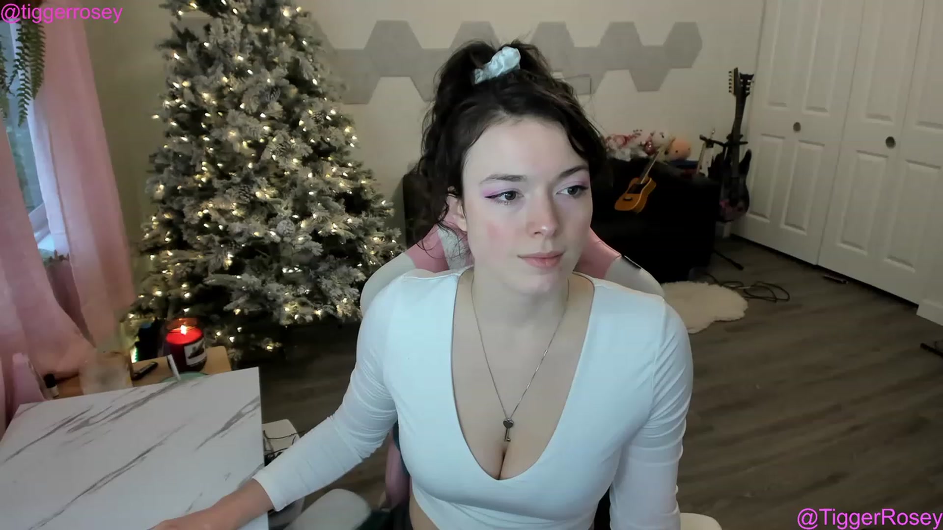 Gallery image thumbnail from TiggerRosey's myfreecams stream on, 12/06/2022, 21:45 image 10 of 20