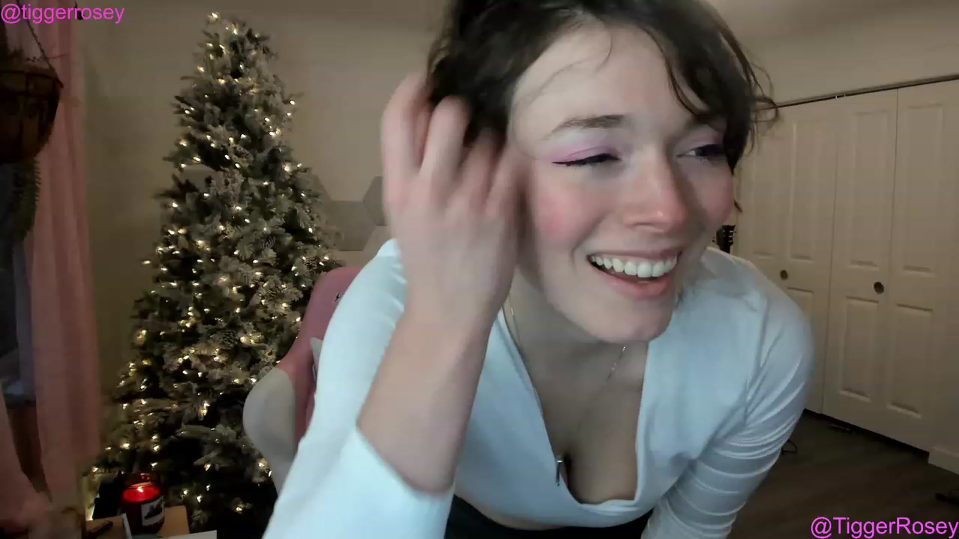 Gallery image thumbnail from TiggerRosey's myfreecams stream on, 12/07/2022, 24:18 image 13 of 20
