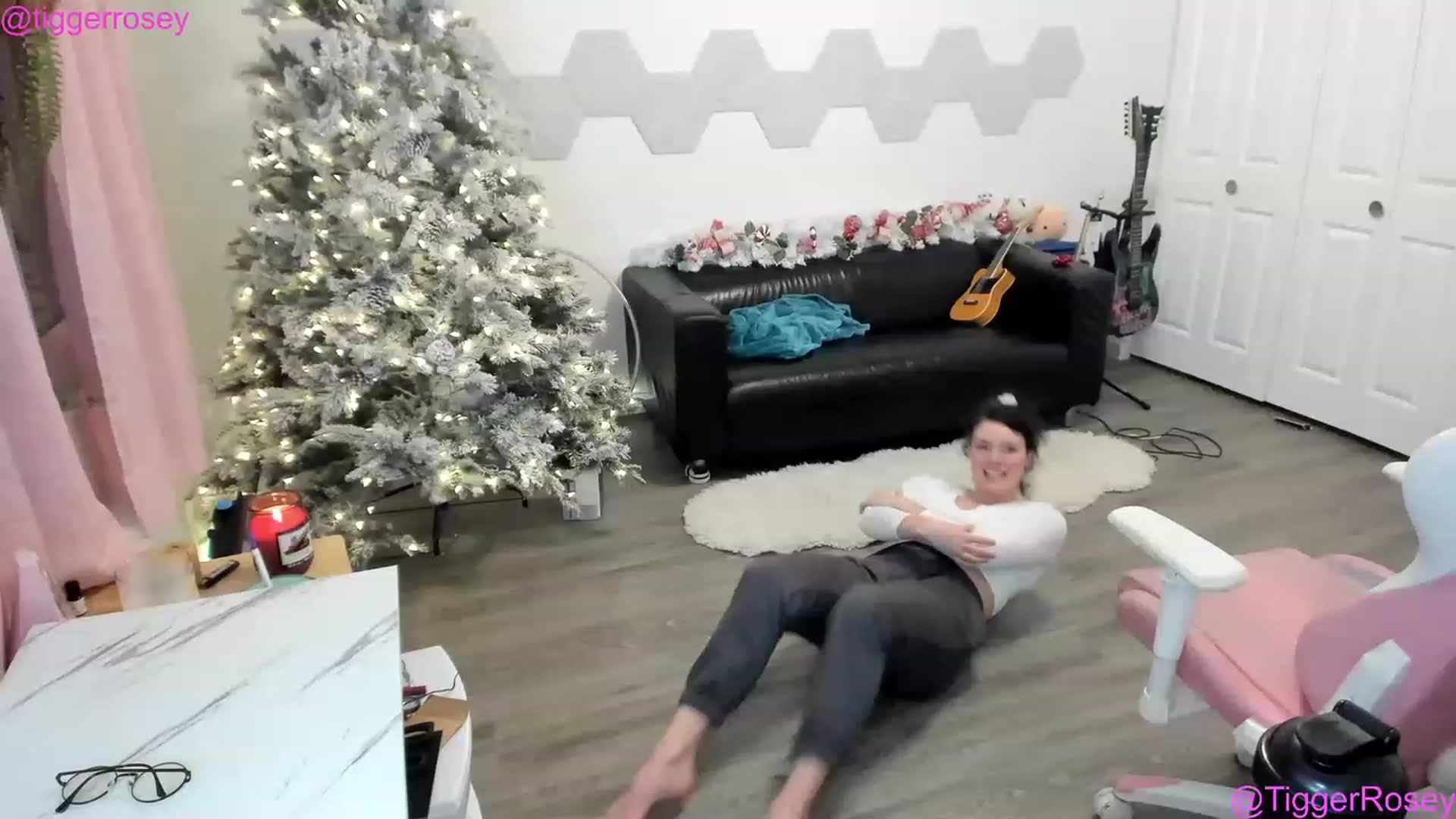 Gallery image thumbnail from TiggerRosey's myfreecams stream on, 12/07/2022, 02:33 image 17 of 20