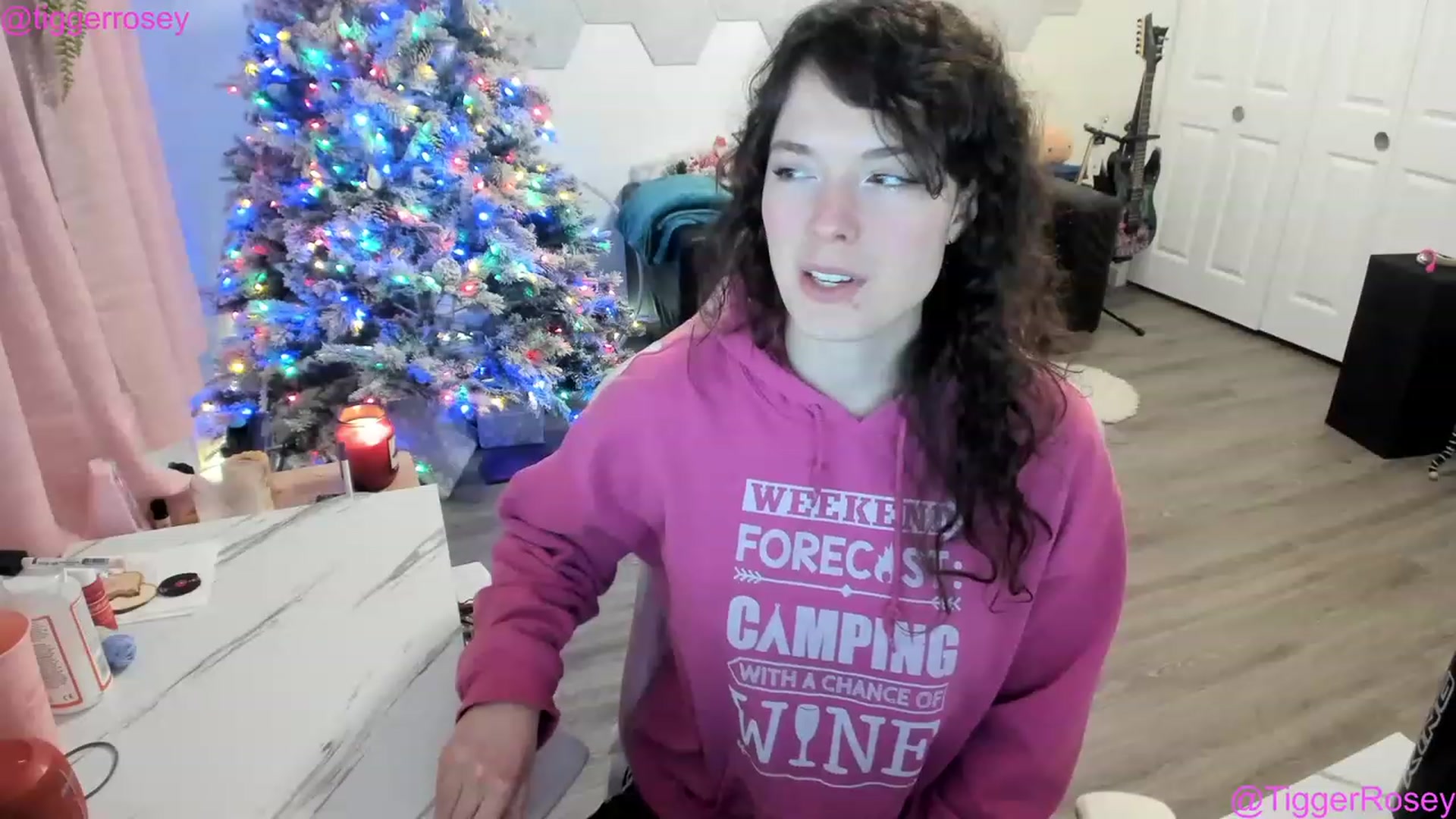 Gallery image thumbnail from TiggerRosey's myfreecams stream on, 12/10/2022, 01:33 image 8 of 20