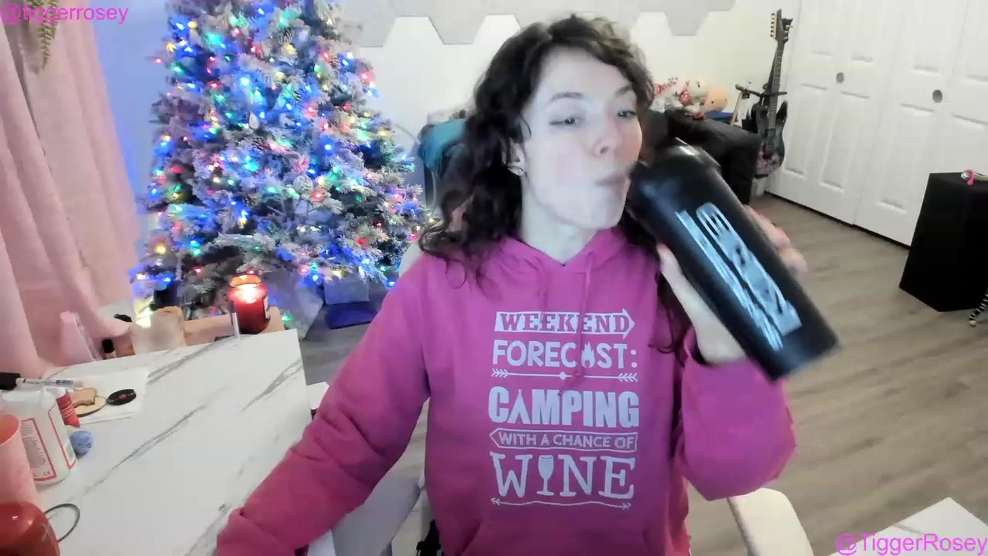 Gallery image thumbnail from TiggerRosey's myfreecams stream on, 12/10/2022, 01:33 image 11 of 20
