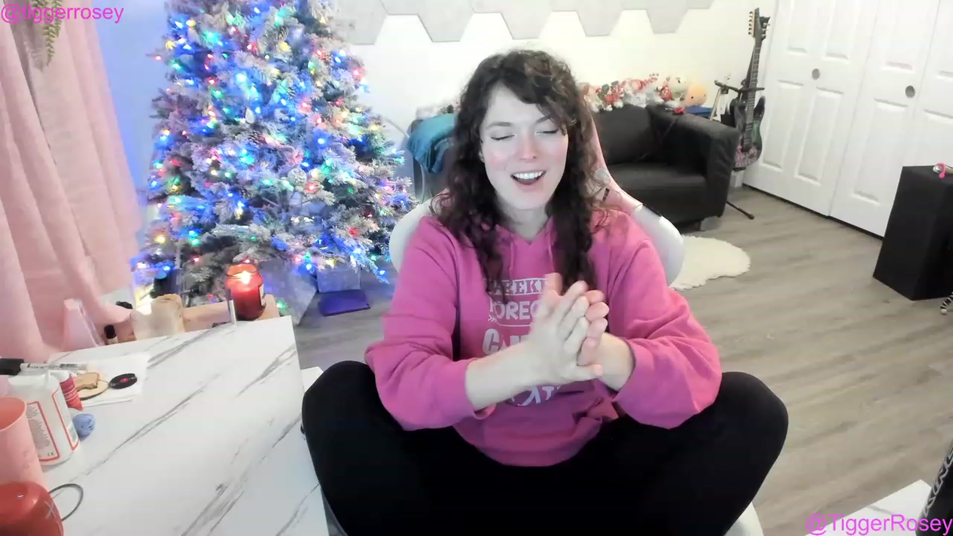 Gallery image thumbnail from TiggerRosey's myfreecams stream on, 12/10/2022, 01:33 image 1 of 20