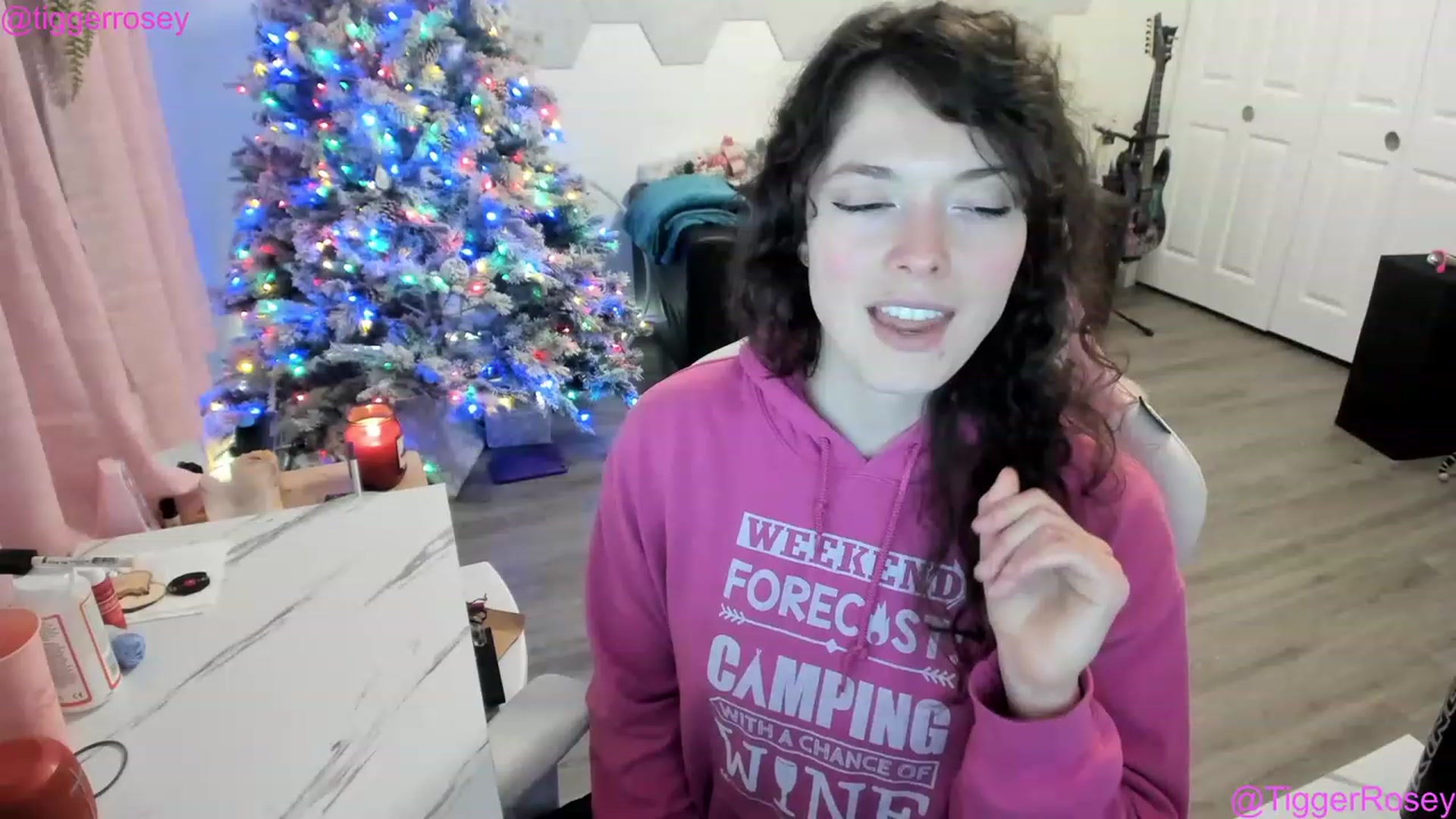 Gallery image thumbnail from TiggerRosey's myfreecams stream on, 12/10/2022, 01:33 image 5 of 20