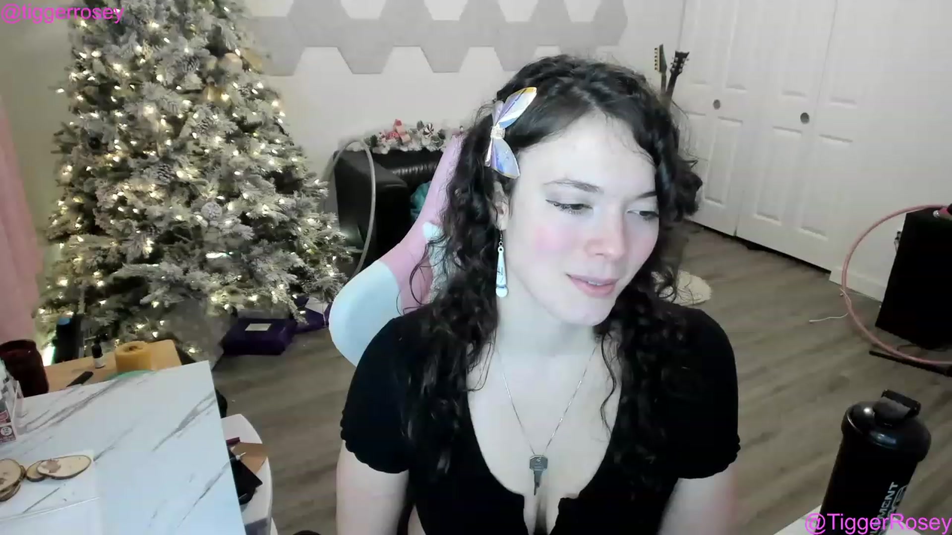 Gallery image thumbnail from TiggerRosey's myfreecams stream on, 12/15/2022, 02:16 image 6 of 20