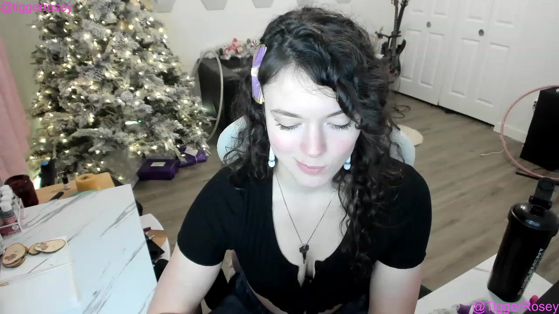 Gallery image thumbnail from TiggerRosey's myfreecams stream on, 12/15/2022, 02:16 image 9 of 20