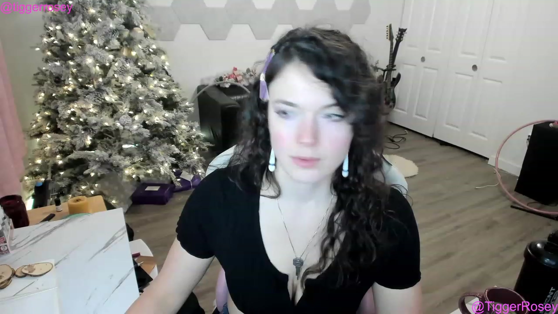 Gallery image thumbnail from TiggerRosey's myfreecams stream on, 12/15/2022, 02:16 image 19 of 20