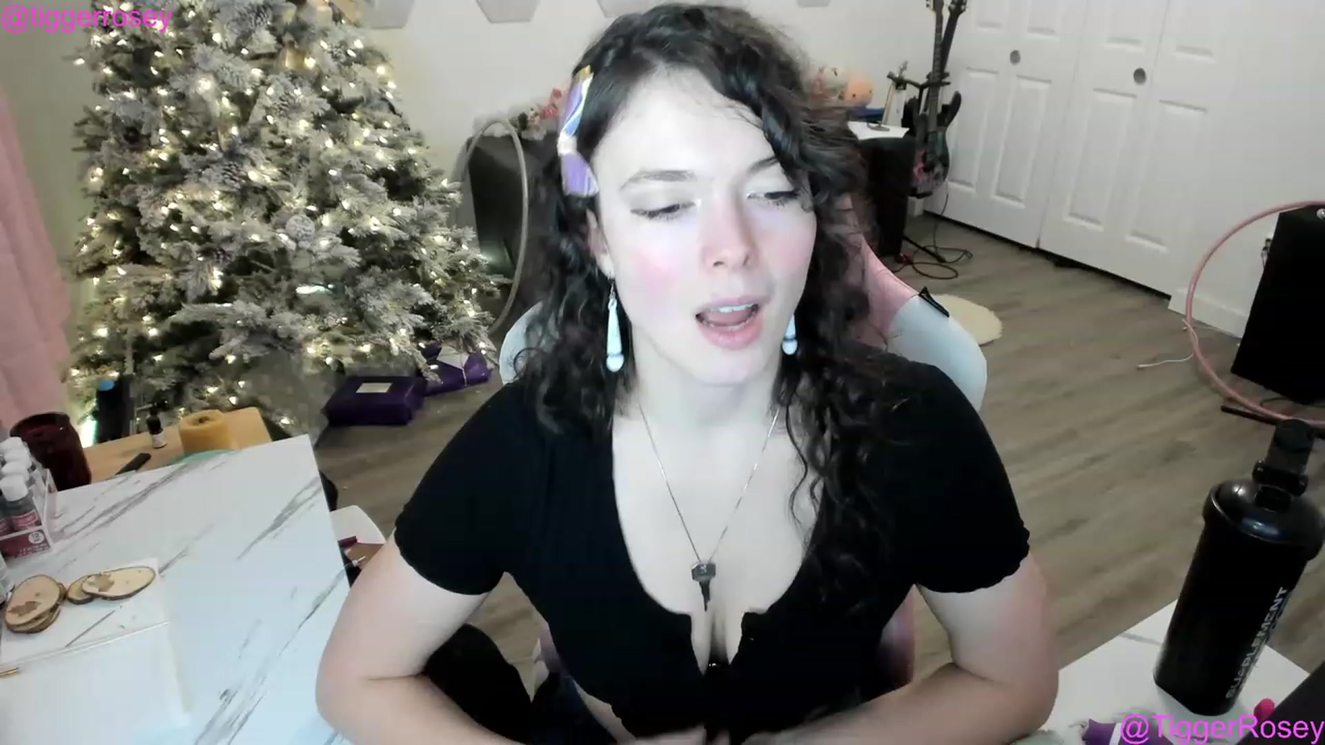 Gallery image thumbnail from TiggerRosey's myfreecams stream on, 12/15/2022, 02:16 image 11 of 20