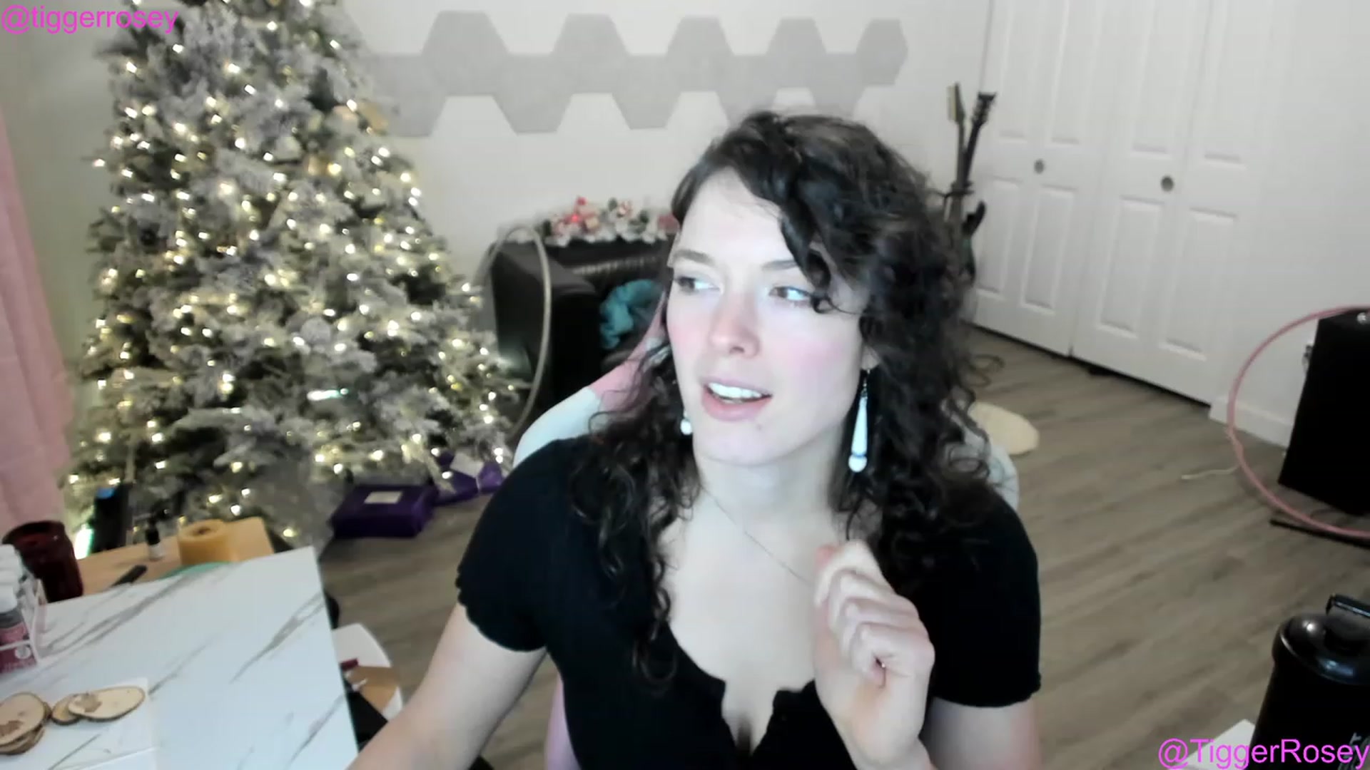 Gallery image thumbnail from TiggerRosey's myfreecams stream on, 12/15/2022, 02:16 image 7 of 20