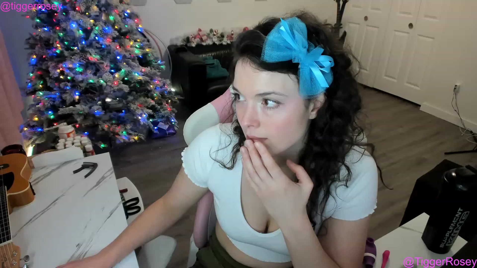 Gallery image thumbnail from TiggerRosey's myfreecams stream on, 12/17/2022, 01:44 image 15 of 20