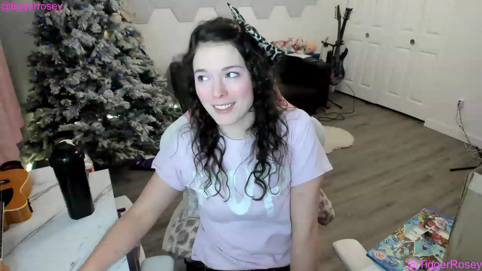 Gallery image thumbnail from TiggerRosey's myfreecams stream on, 12/20/2022, 03:33 image 2 of 20
