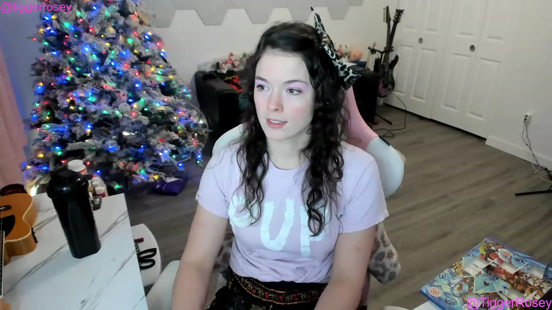 Gallery image thumbnail from TiggerRosey's myfreecams stream on, 12/20/2022, 03:33 image 3 of 20