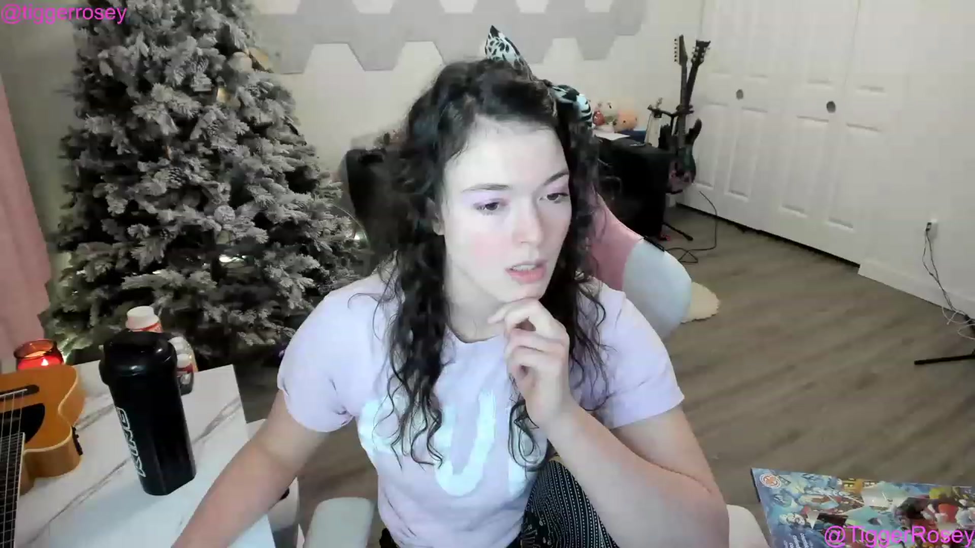 Gallery image thumbnail from TiggerRosey's myfreecams stream on, 12/20/2022, 03:33 image 14 of 20