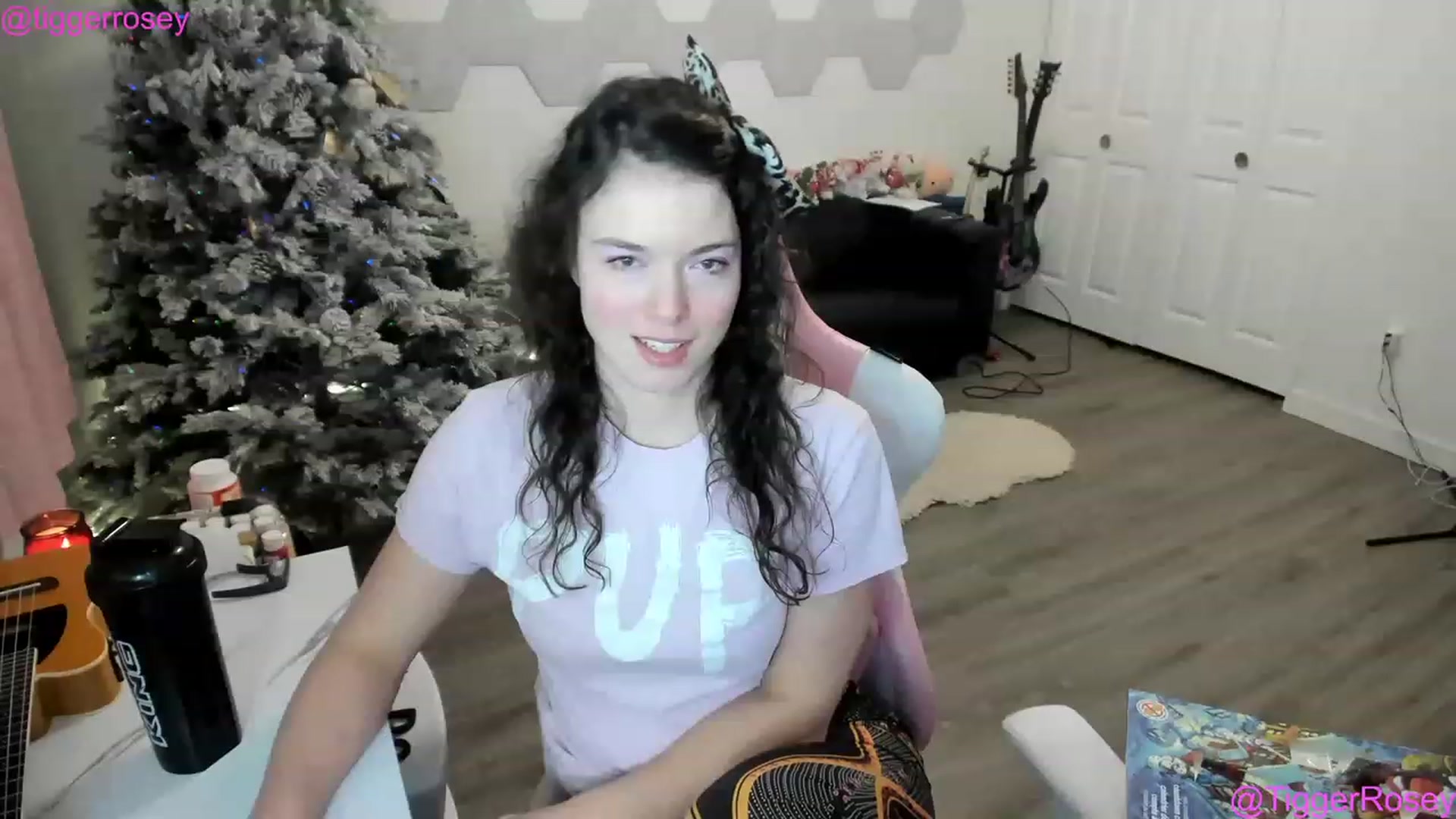 Gallery image thumbnail from TiggerRosey's myfreecams stream on, 12/20/2022, 03:33 image 20 of 20