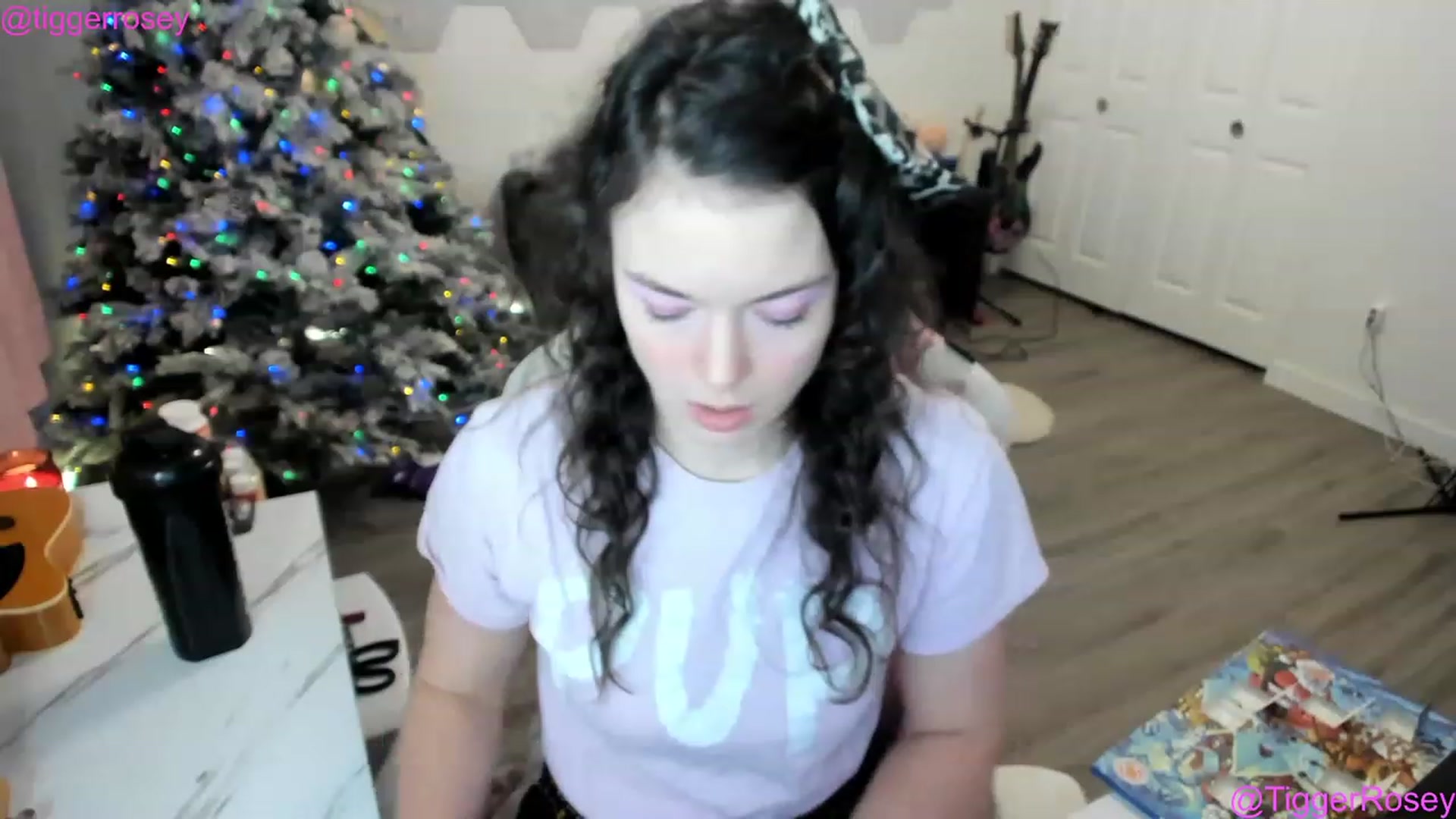 Gallery image thumbnail from TiggerRosey's myfreecams stream on, 12/20/2022, 03:33 image 7 of 20