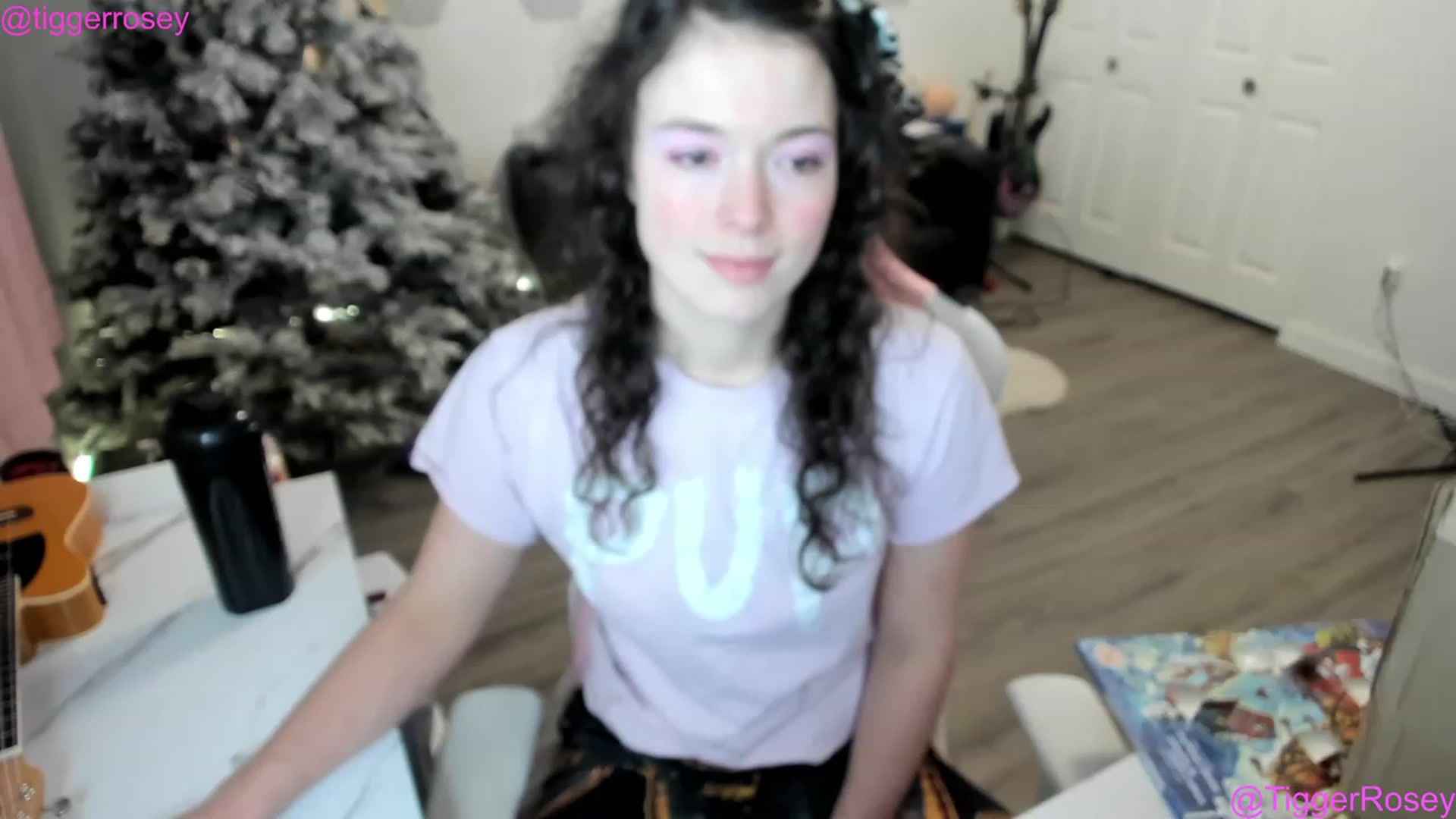 Gallery image thumbnail from TiggerRosey's myfreecams stream on, 12/20/2022, 03:33 image 1 of 20