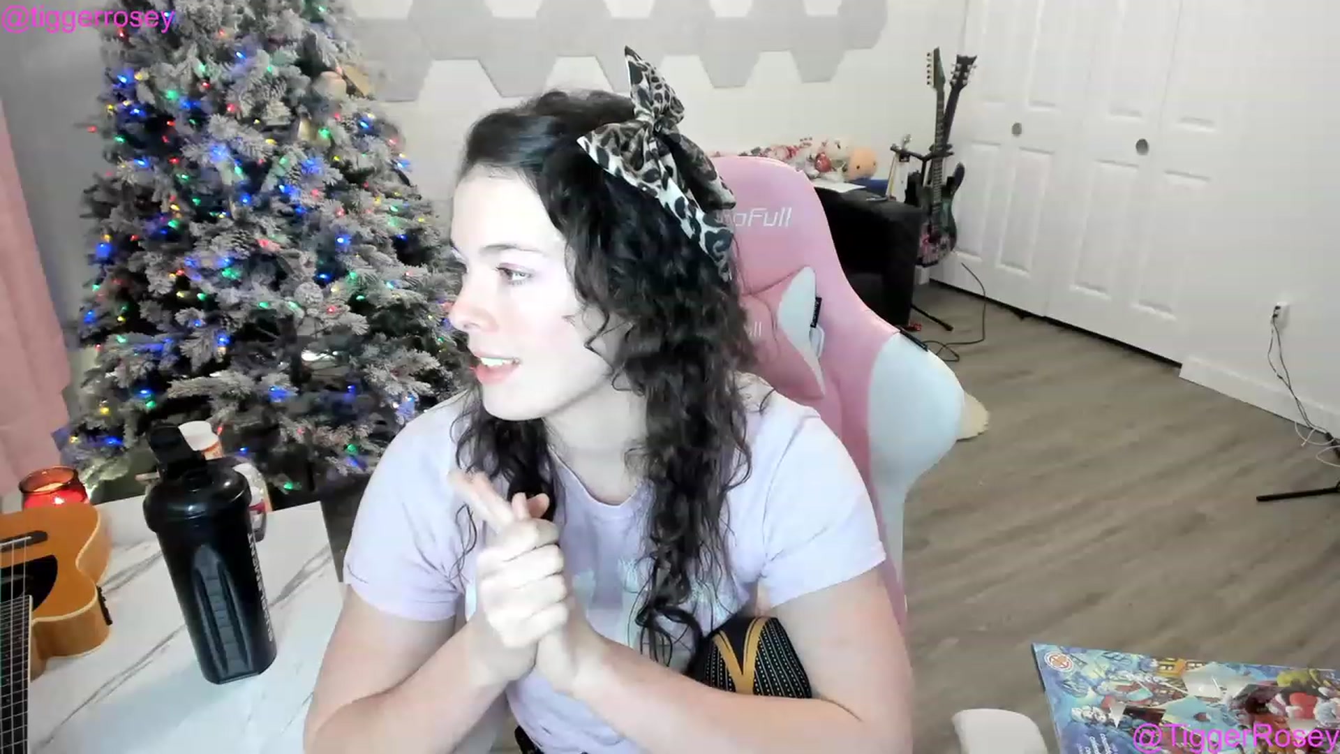 Gallery image thumbnail from TiggerRosey's myfreecams stream on, 12/20/2022, 03:33 image 13 of 20