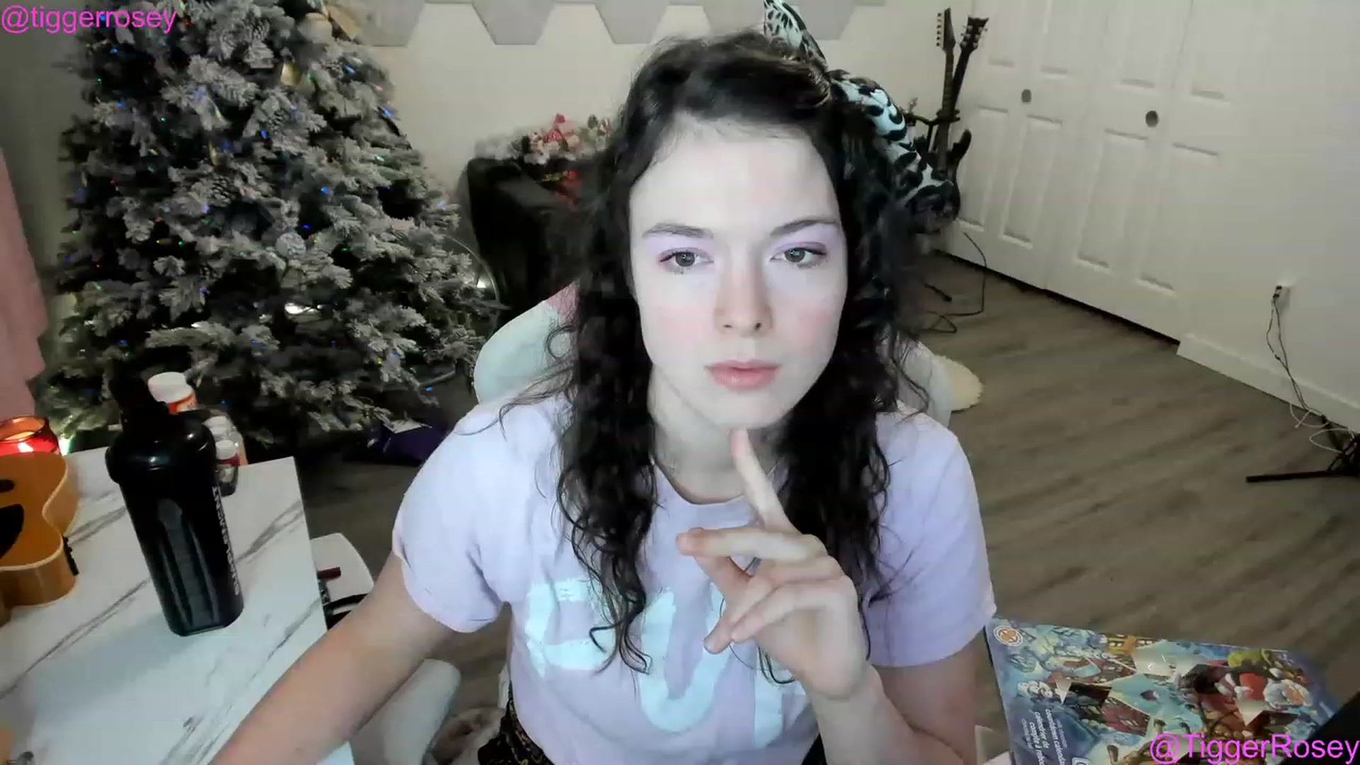 Gallery image thumbnail from TiggerRosey's myfreecams stream on, 12/20/2022, 03:33 image 8 of 20