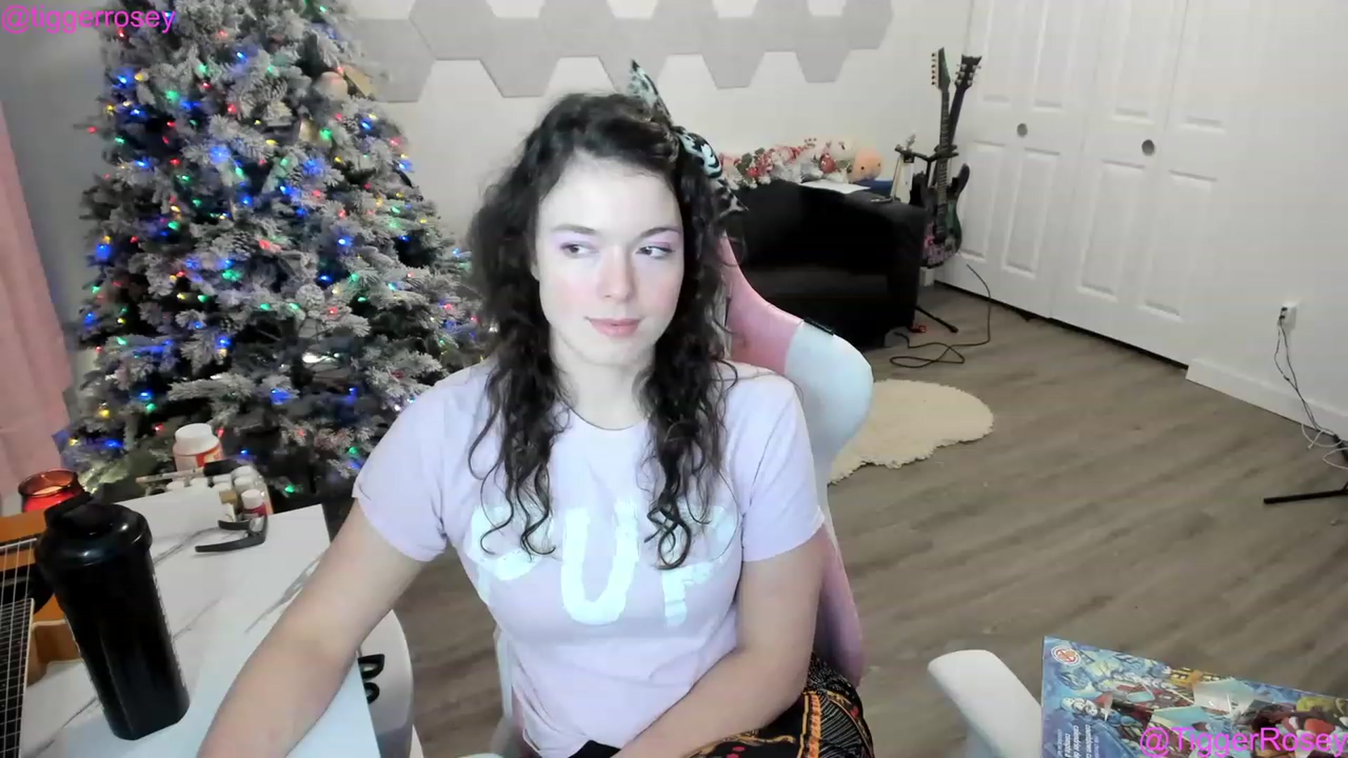 Gallery image thumbnail from TiggerRosey's myfreecams stream on, 12/20/2022, 04:11 image 3 of 20