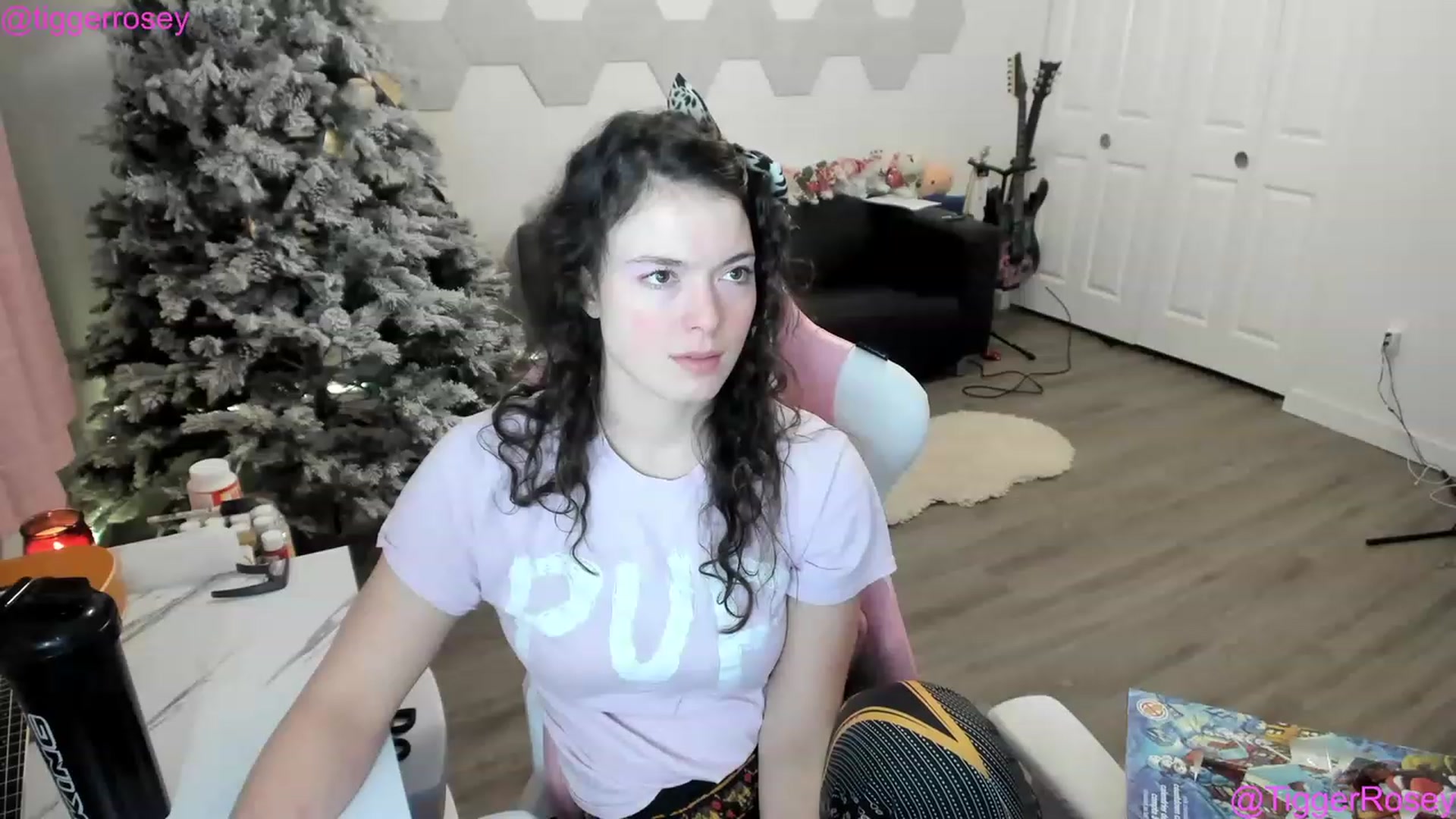 Gallery image thumbnail from TiggerRosey's myfreecams stream on, 12/20/2022, 04:11 image 8 of 20