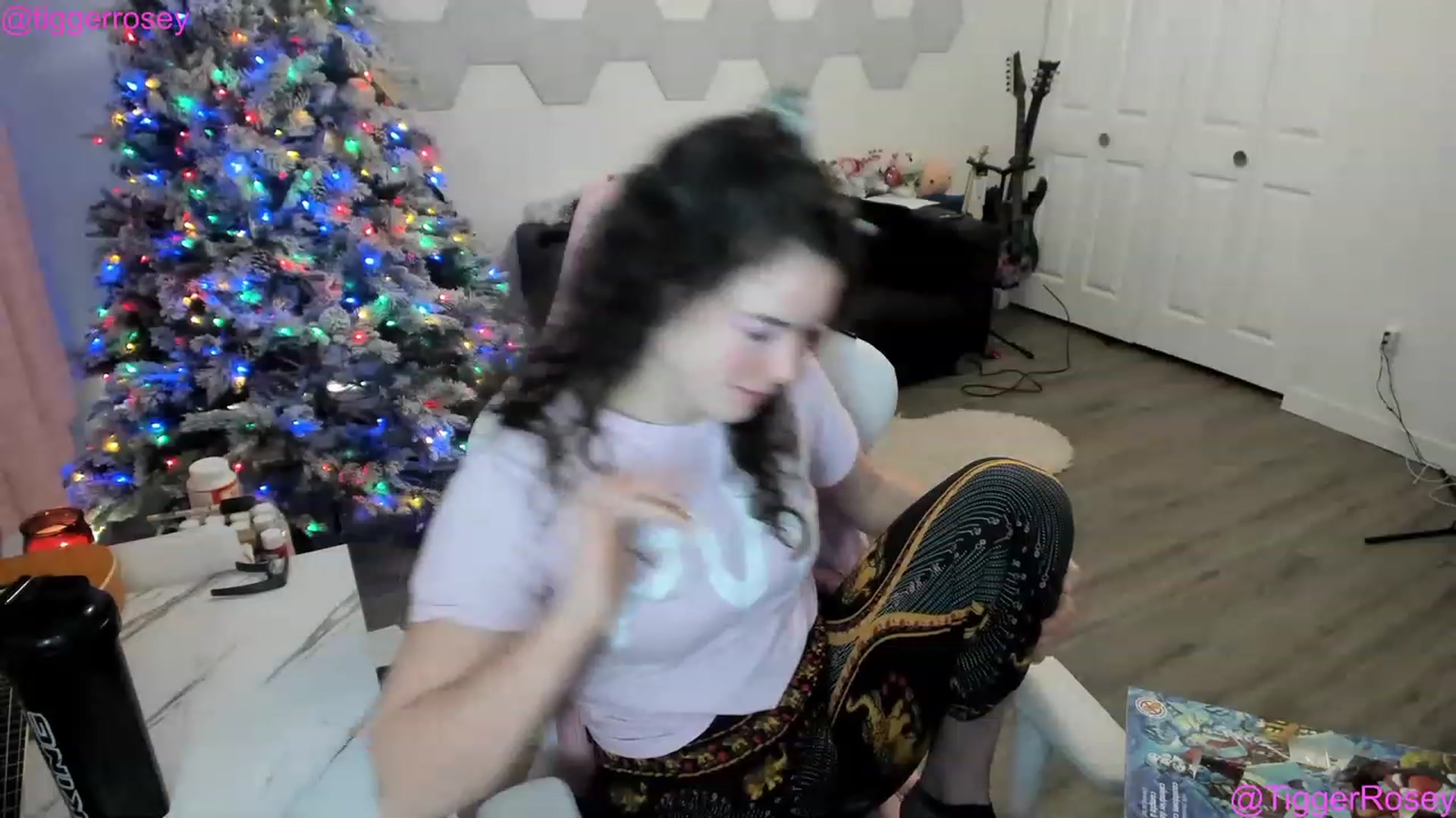 Gallery image thumbnail from TiggerRosey's myfreecams stream on, 12/20/2022, 04:11 image 5 of 20