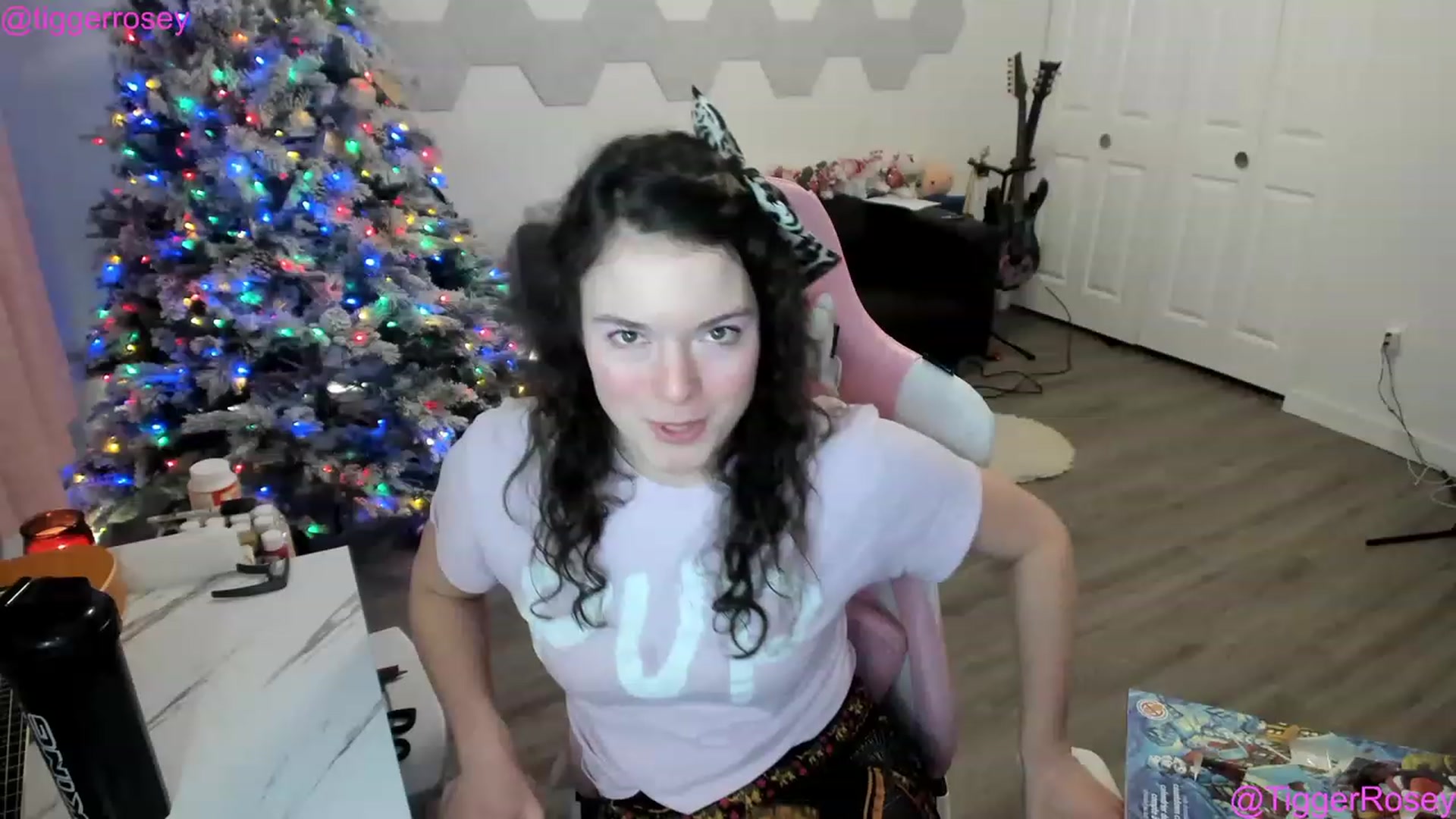 Gallery image thumbnail from TiggerRosey's myfreecams stream on, 12/20/2022, 04:11 image 4 of 20