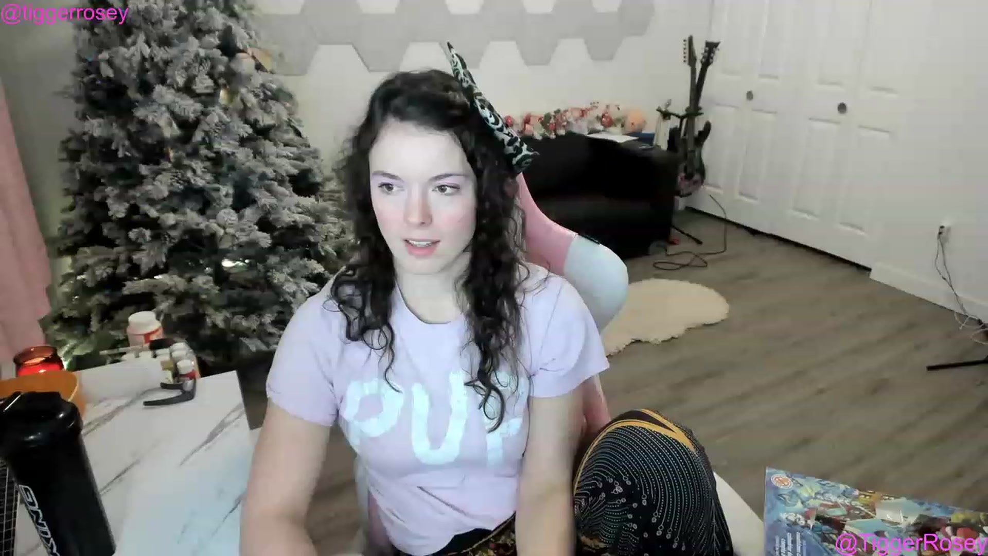 Gallery image thumbnail from TiggerRosey's myfreecams stream on, 12/20/2022, 04:11 image 7 of 20