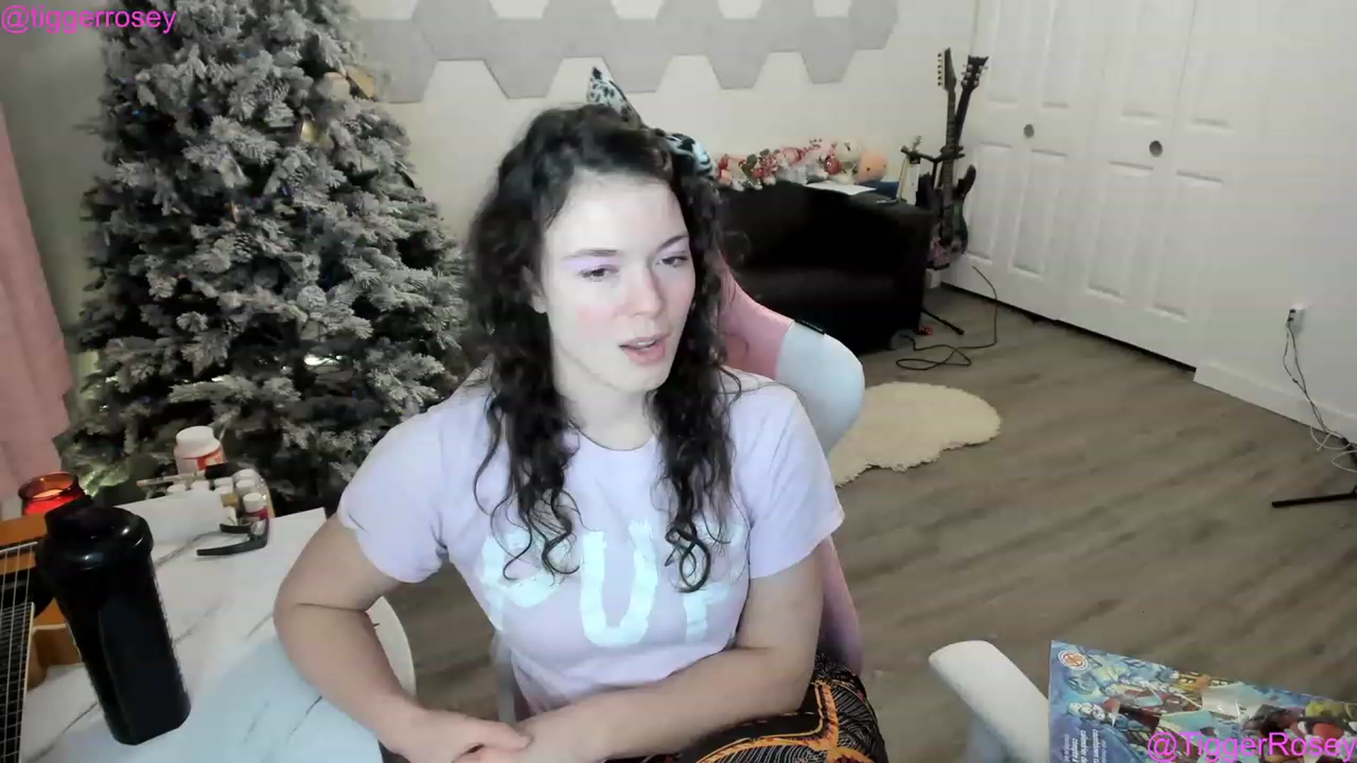 Gallery image thumbnail from TiggerRosey's myfreecams stream on, 12/20/2022, 04:11 image 1 of 20