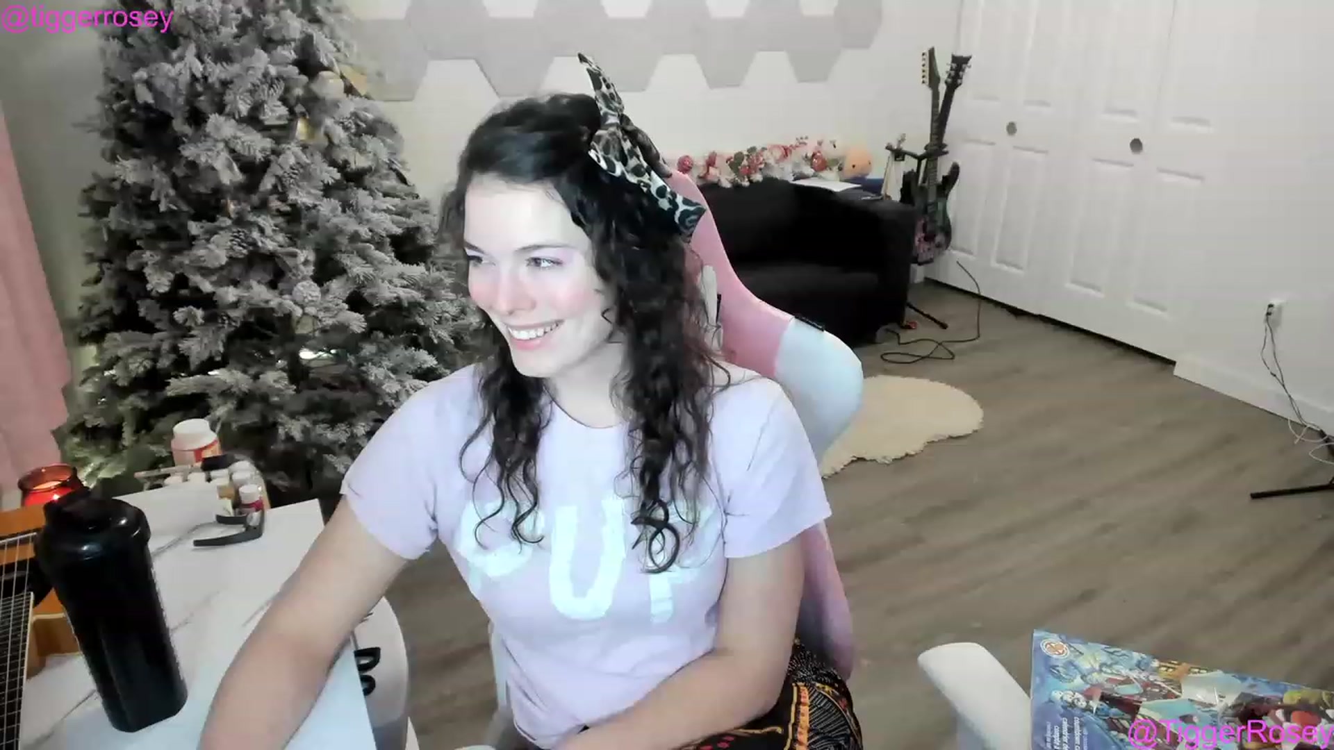 Gallery image thumbnail from TiggerRosey's myfreecams stream on, 12/20/2022, 04:11 image 2 of 20