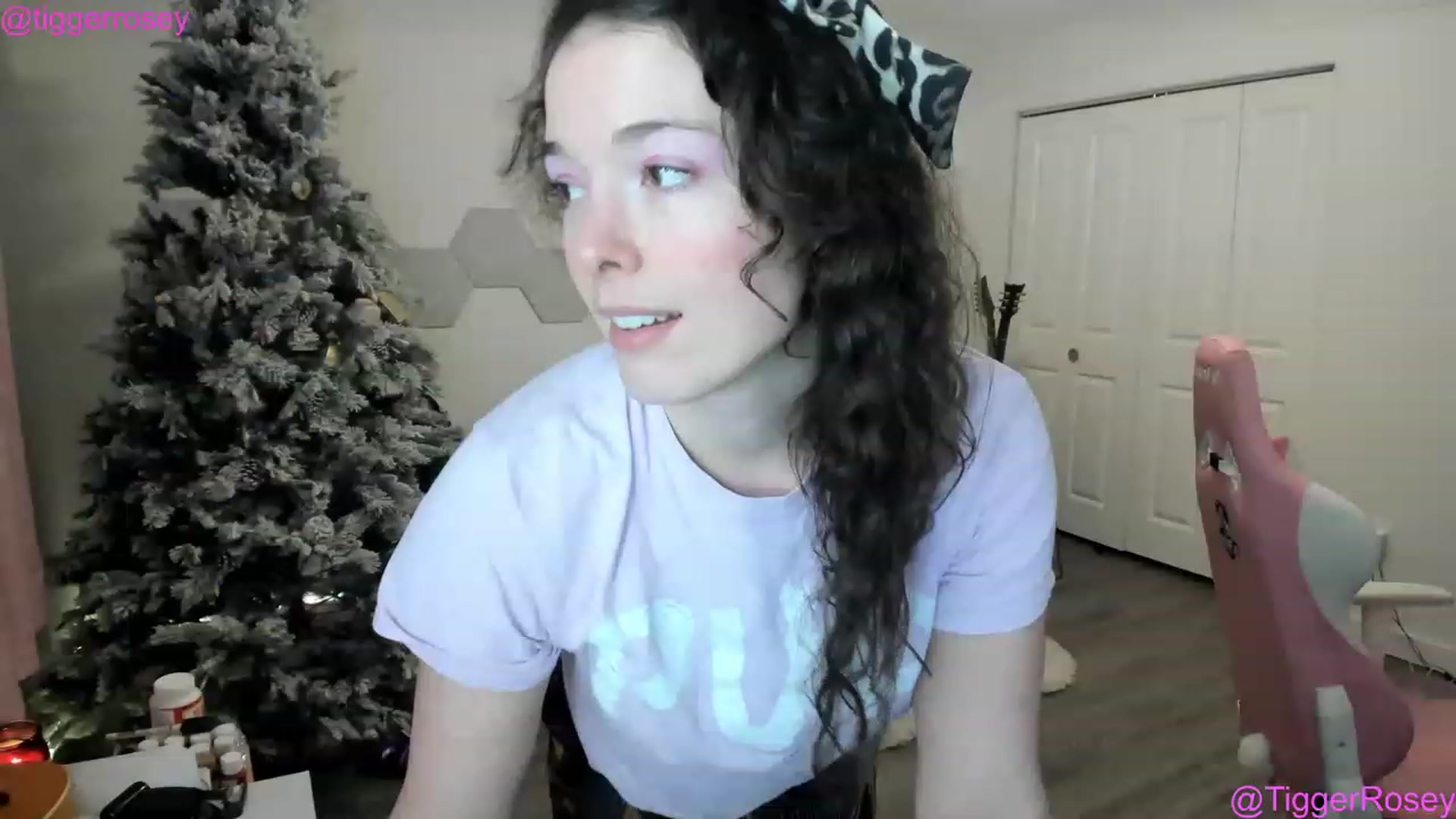 Gallery image thumbnail from TiggerRosey's myfreecams stream on, 12/20/2022, 04:11 image 13 of 20