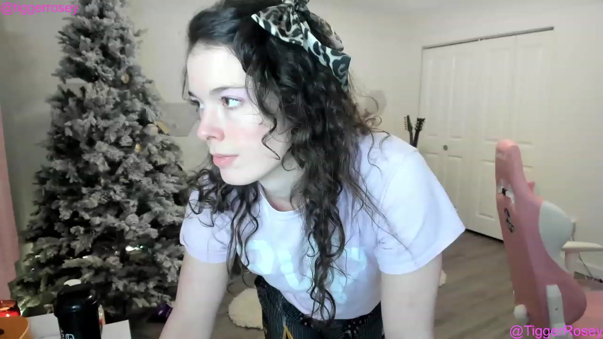 Gallery image thumbnail from TiggerRosey's myfreecams stream on, 12/20/2022, 04:11 image 14 of 20