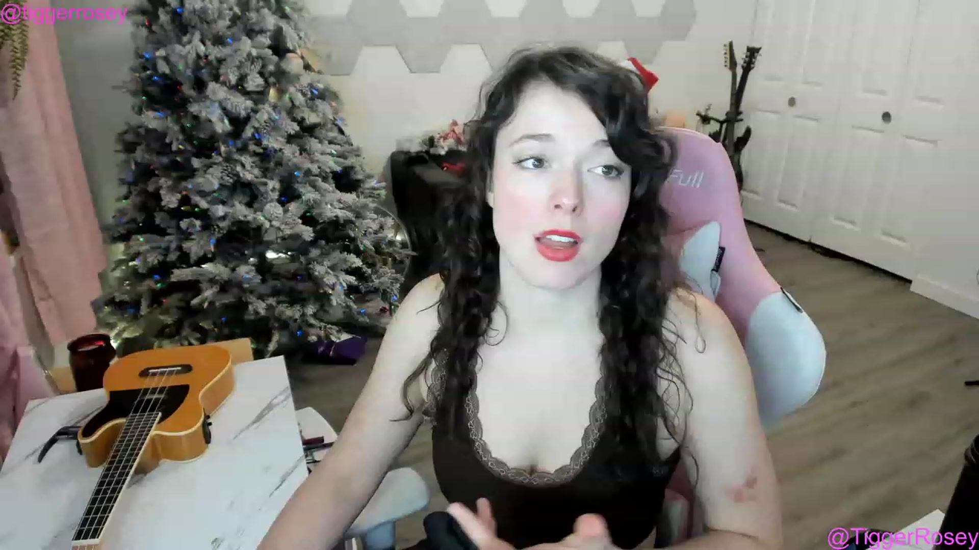 Gallery image thumbnail from TiggerRosey's myfreecams stream on, 12/24/2022, 03:50 image 9 of 20