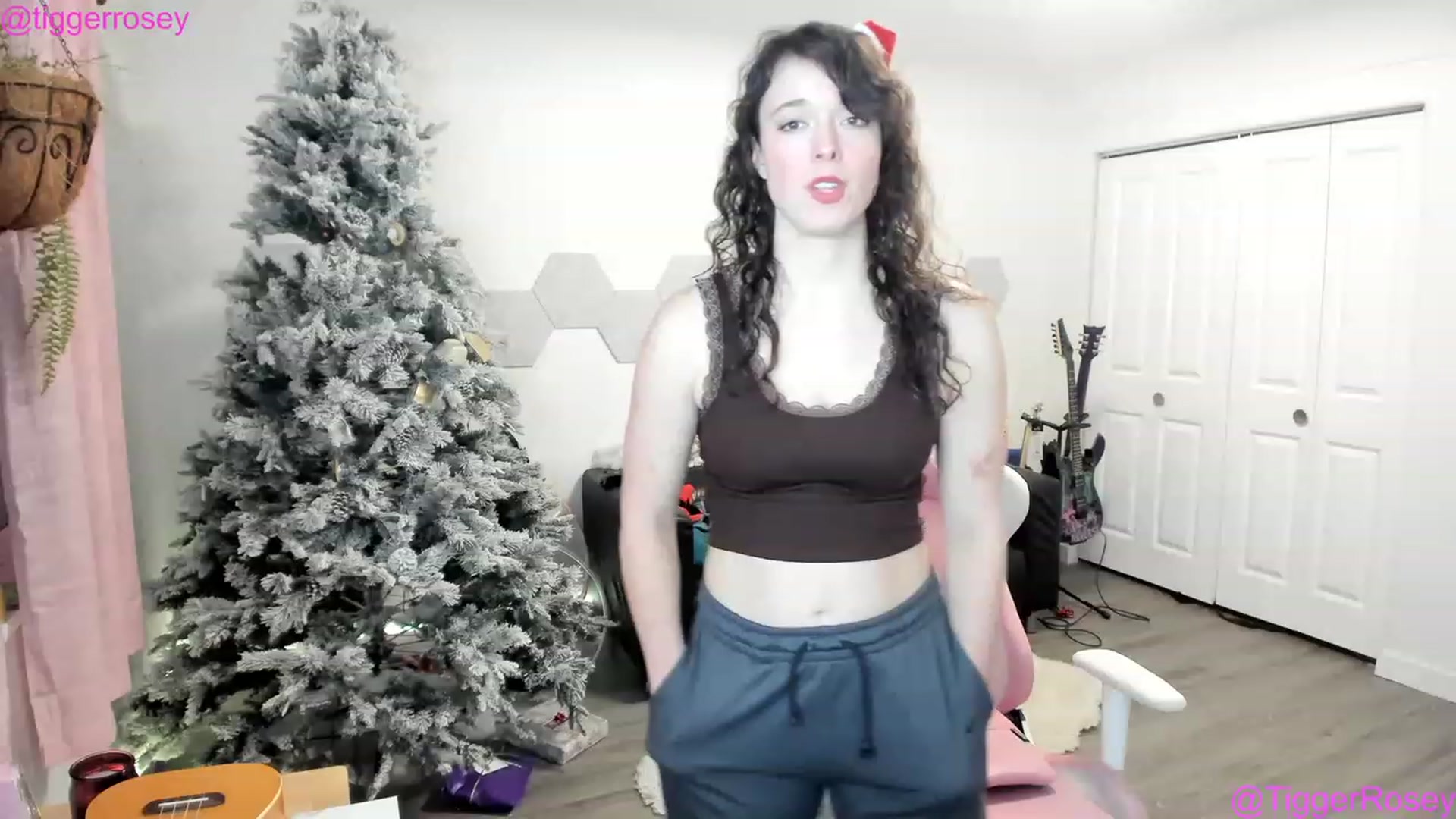 Gallery image thumbnail from TiggerRosey's myfreecams stream on, 12/24/2022, 03:50 image 5 of 20