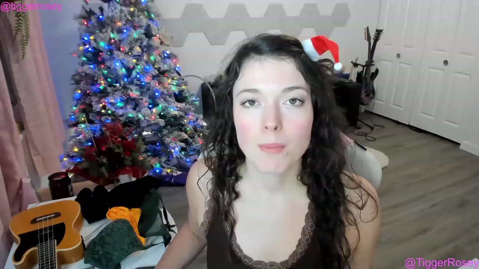 Gallery image thumbnail from TiggerRosey's myfreecams stream on, 12/24/2022, 06:27 image 18 of 20