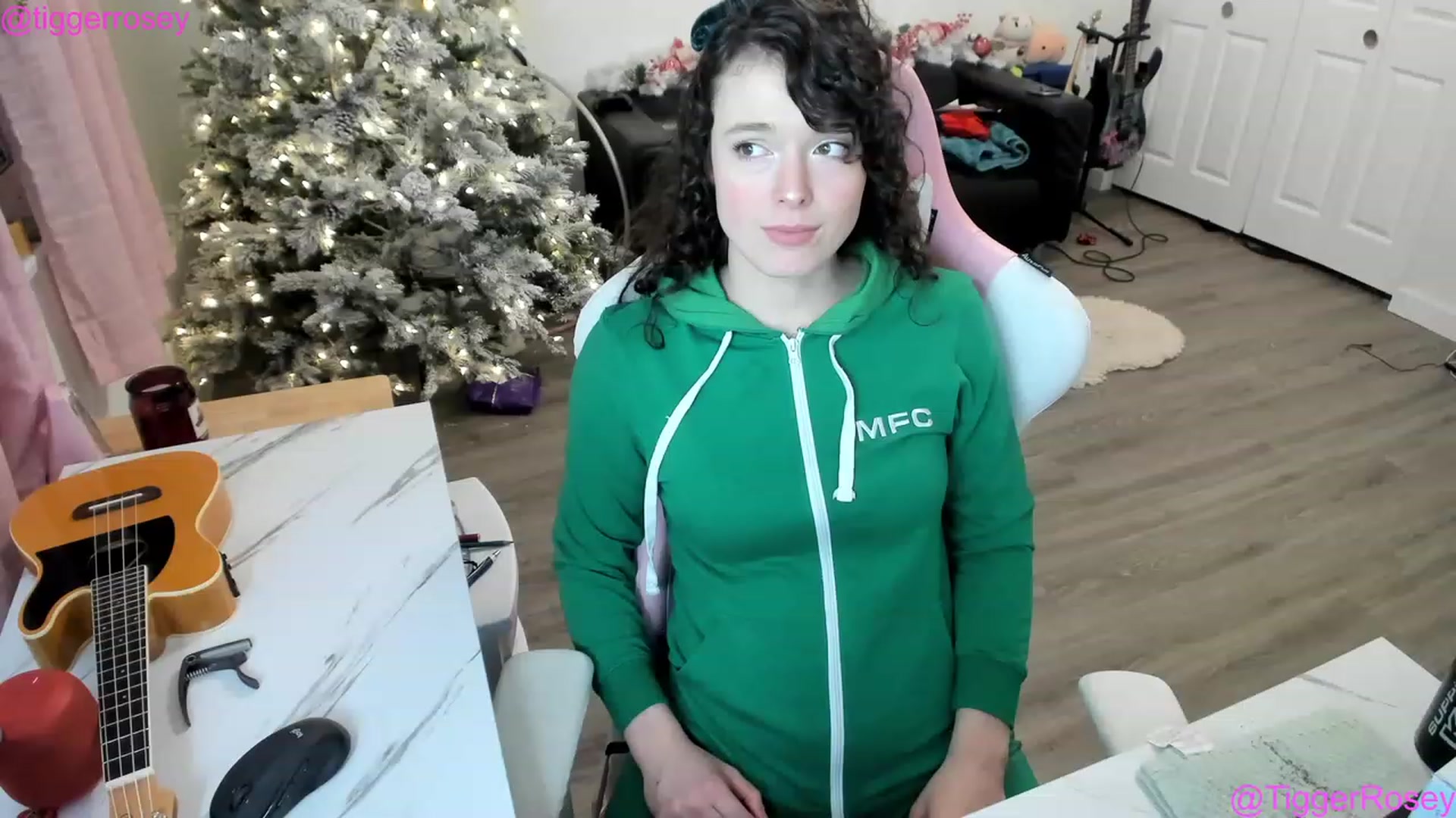 Gallery image thumbnail from TiggerRosey's myfreecams stream on, 12/26/2022, 02:03 image 2 of 20