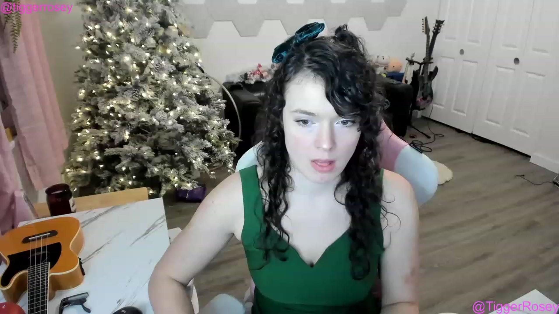 Gallery image thumbnail from TiggerRosey's myfreecams stream on, 12/26/2022, 02:03 image 9 of 20