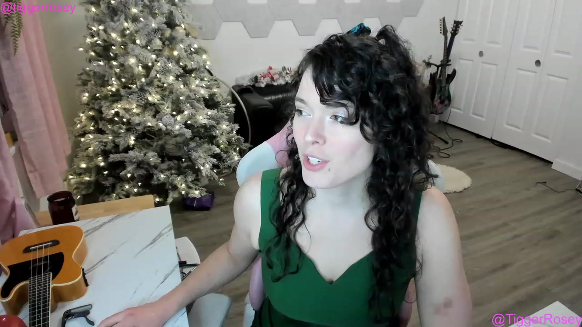 Gallery image thumbnail from TiggerRosey's myfreecams stream on, 12/26/2022, 02:03 image 5 of 20