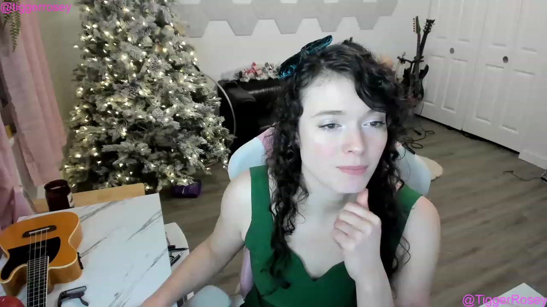 Gallery image thumbnail from TiggerRosey's myfreecams stream on, 12/26/2022, 02:03 image 14 of 20
