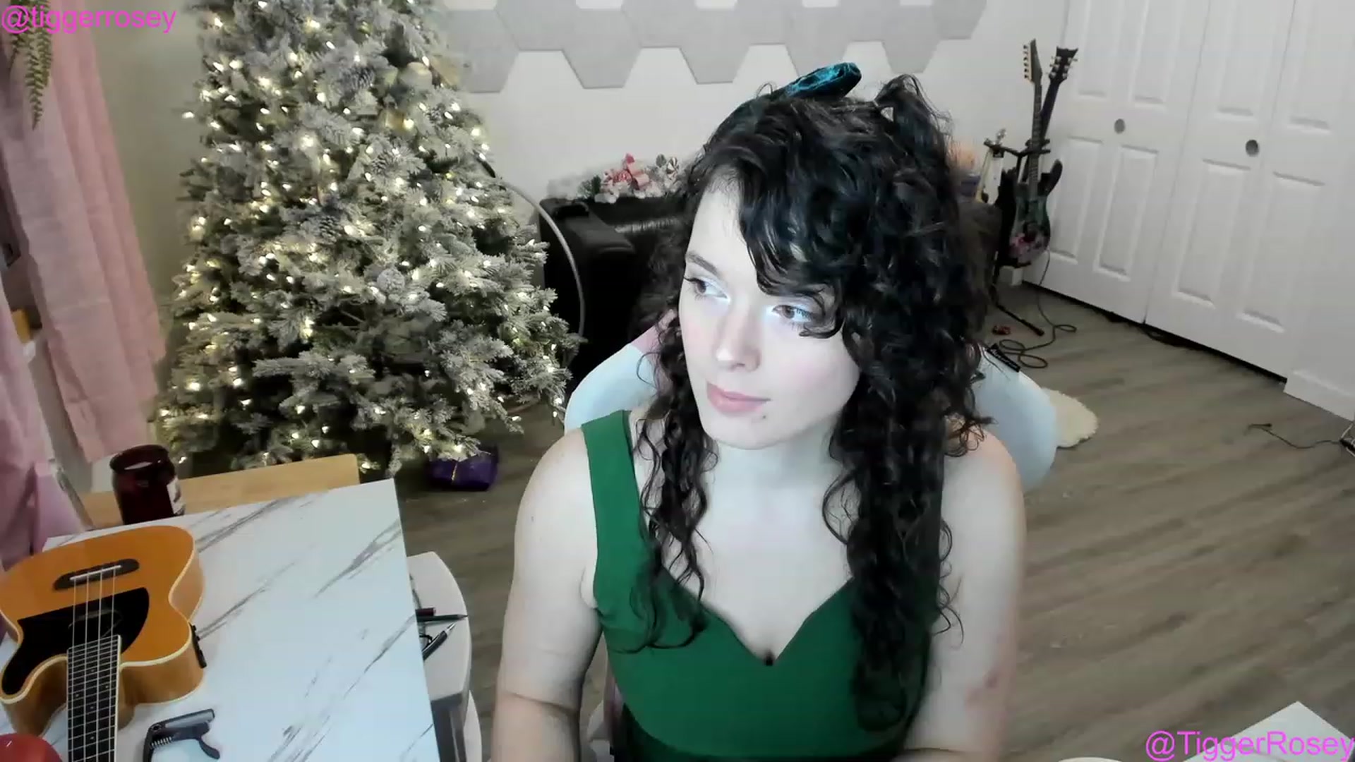Gallery image thumbnail from TiggerRosey's myfreecams stream on, 12/26/2022, 02:03 image 8 of 20