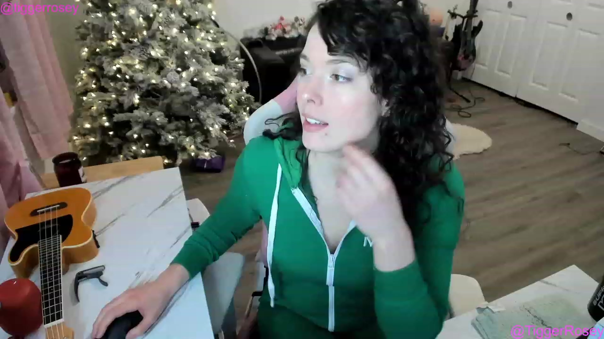 Gallery image thumbnail from TiggerRosey's myfreecams stream on, 12/26/2022, 02:03 image 1 of 20