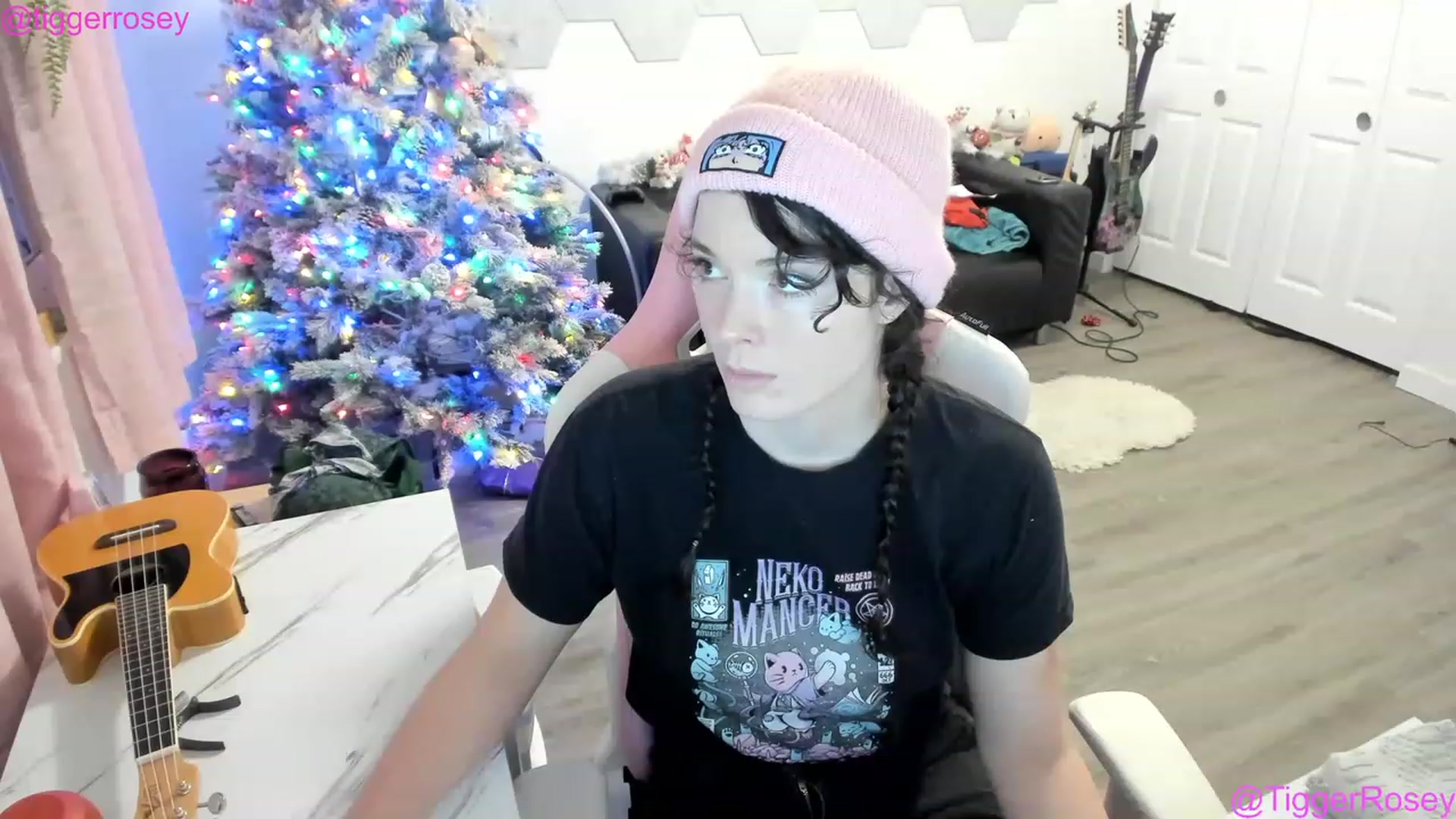 Gallery image thumbnail from TiggerRosey's myfreecams stream on, 12/27/2022, 02:22 image 11 of 20