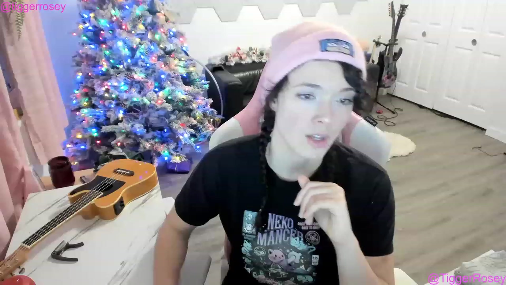 Gallery image thumbnail from TiggerRosey's myfreecams stream on, 12/27/2022, 02:22 image 7 of 20