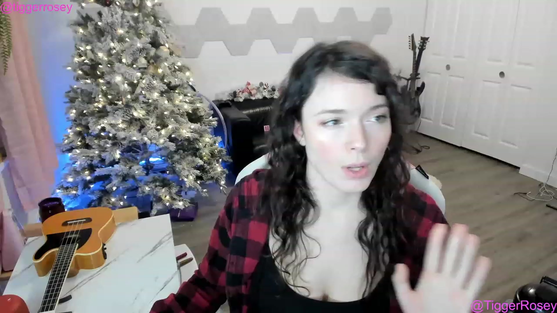 Gallery image thumbnail from TiggerRosey's myfreecams stream on, 12/29/2022, 03:46 image 14 of 20