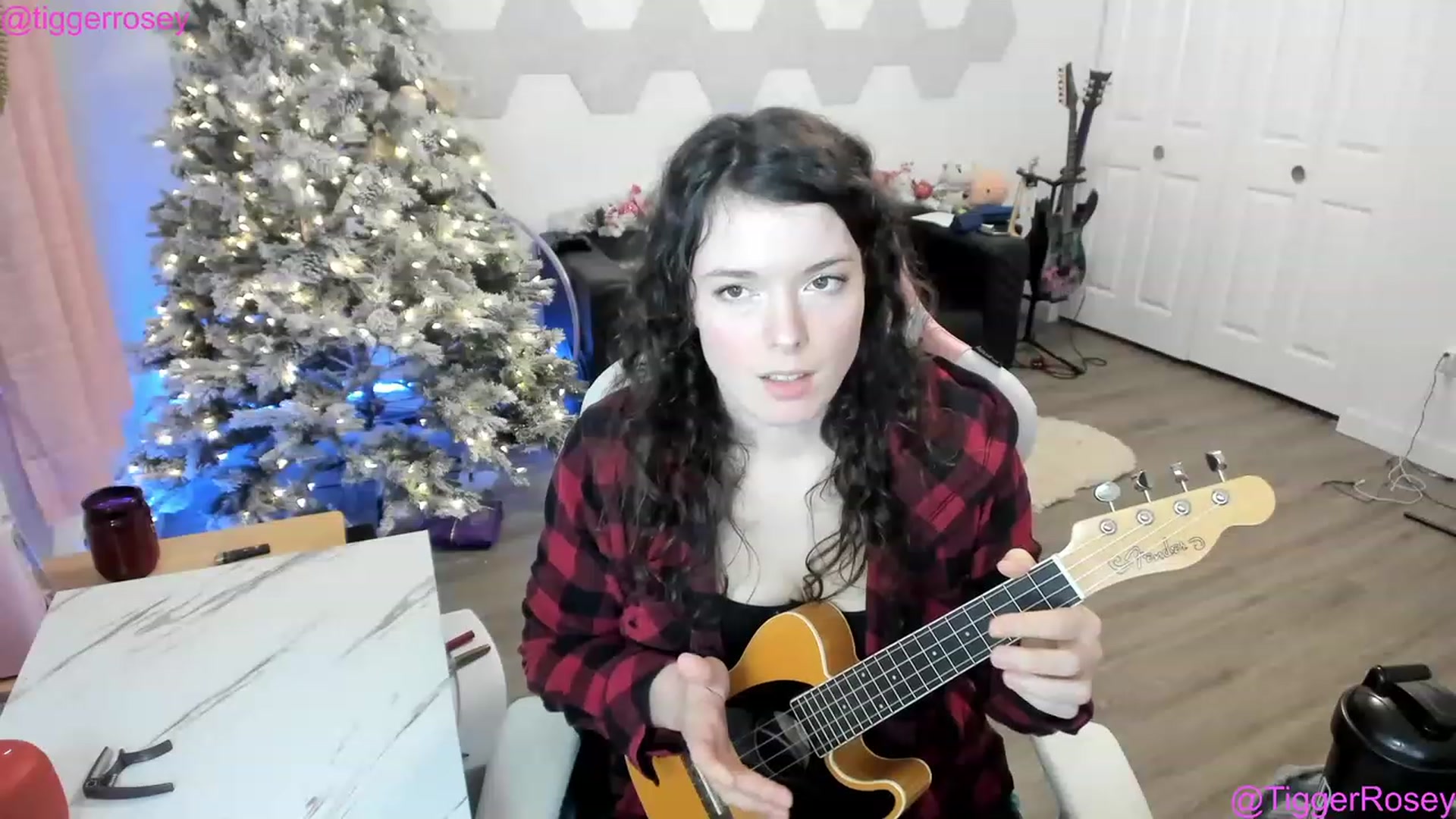 Gallery image thumbnail from TiggerRosey's myfreecams stream on, 12/29/2022, 03:46 image 9 of 20