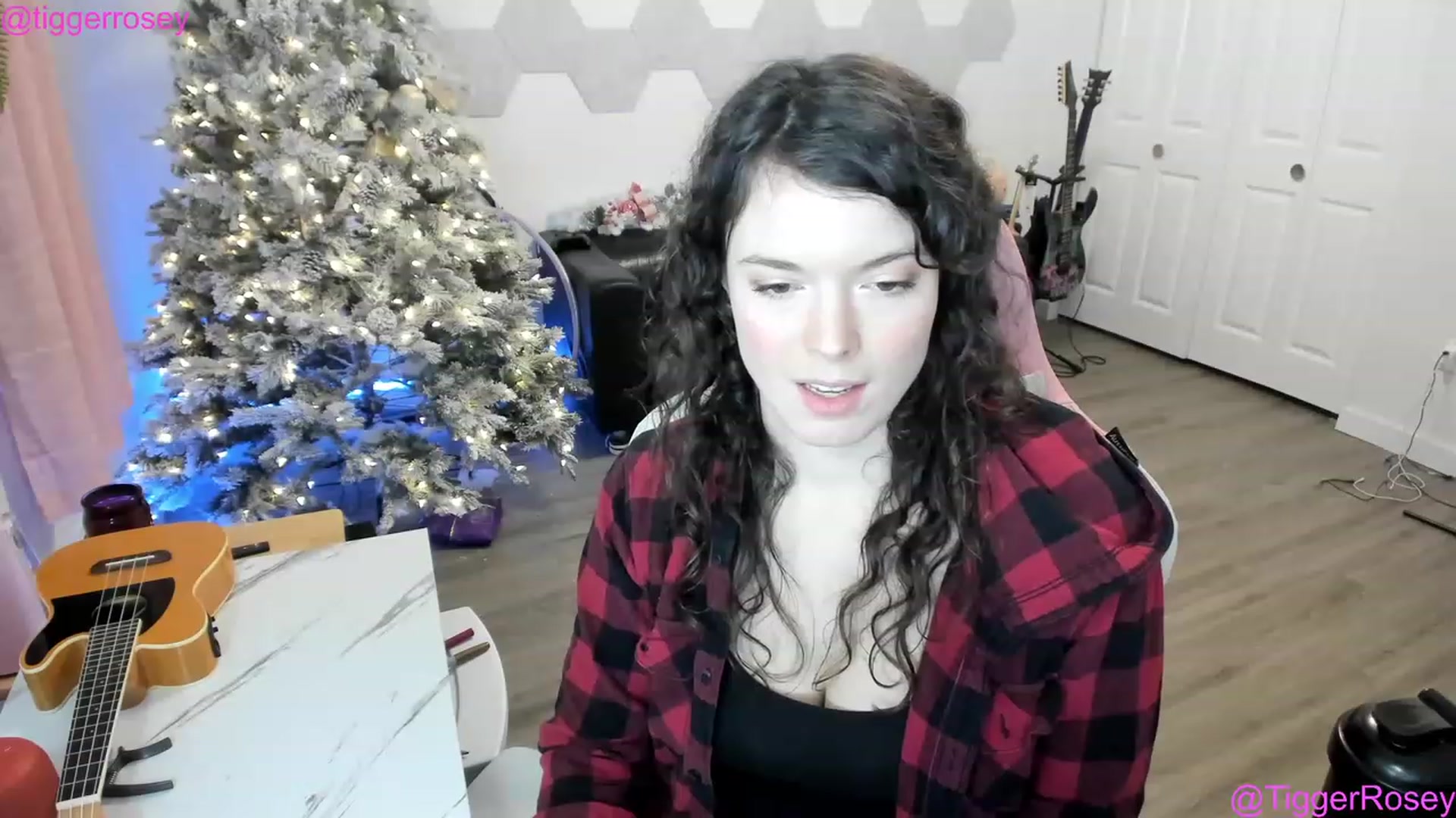 Gallery image thumbnail from TiggerRosey's myfreecams stream on, 12/29/2022, 03:46 image 8 of 20